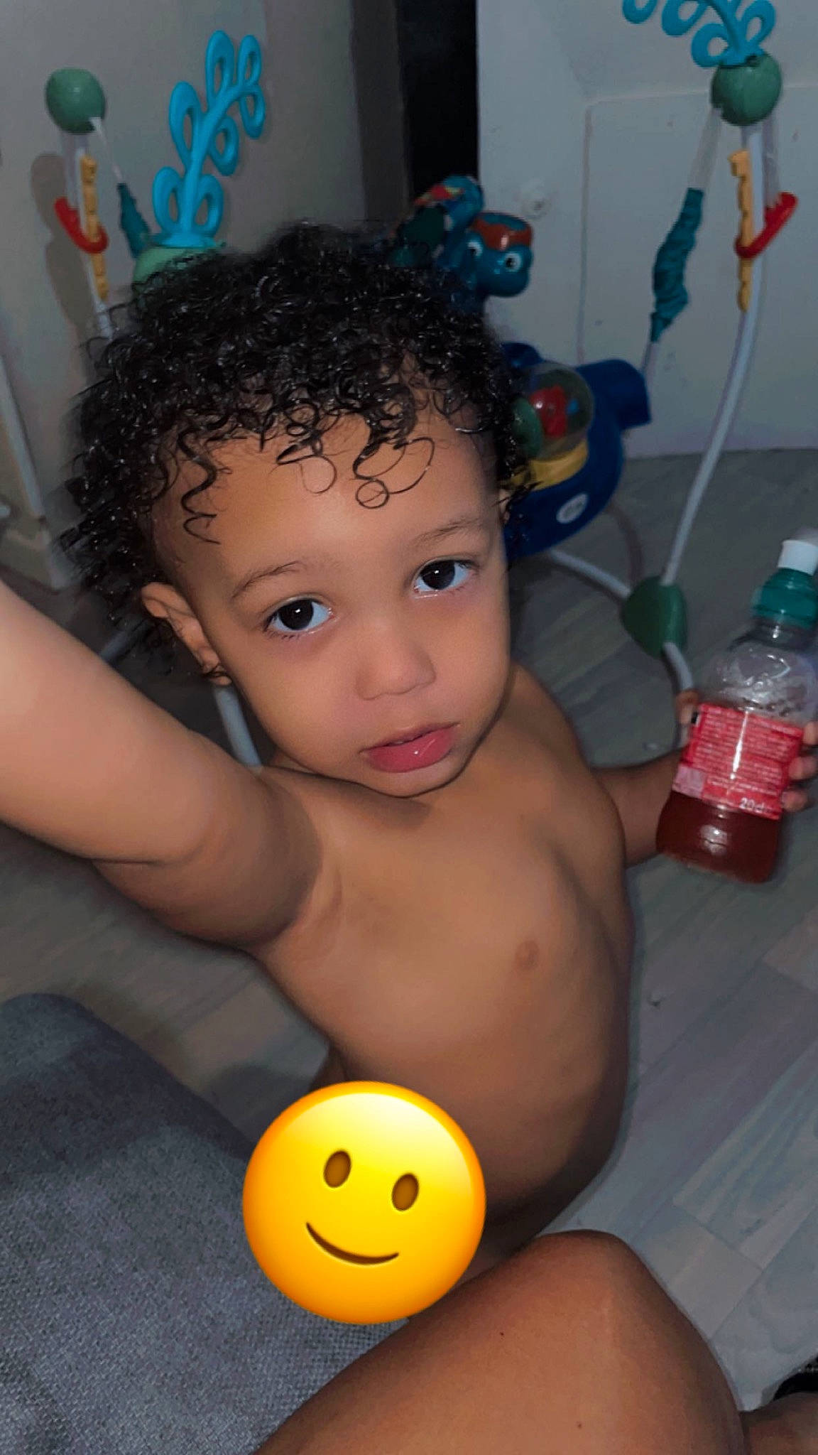 Nassim a rejoint le concours — aidez-le/la à gagner de superbes lots ! abdomen, arm, bathing, black_hair, cheek, chest, child, eye, face, finger, fun, hand, happy, mouth, nose, person, skin, thumb, toddler, trunk