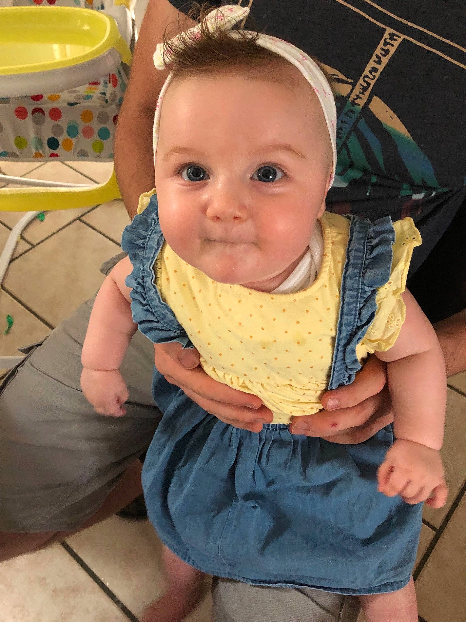 Emy a rejoint le concours — aidez-le/la à gagner de superbes lots ! baby, baby_products, child, neck, person, product, toddler