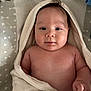 Jonah Mercier a rejoint le concours — aidez-le/la à gagner de superbes lots ! baby, infant, hooded_towel, towel, newborn, portrait, bare_chest, cheeks, eyes, hand, bath_time, lying_down, bedding, pattern, cute, skin, indoor, small_human, hair_cowlick, soft_texture