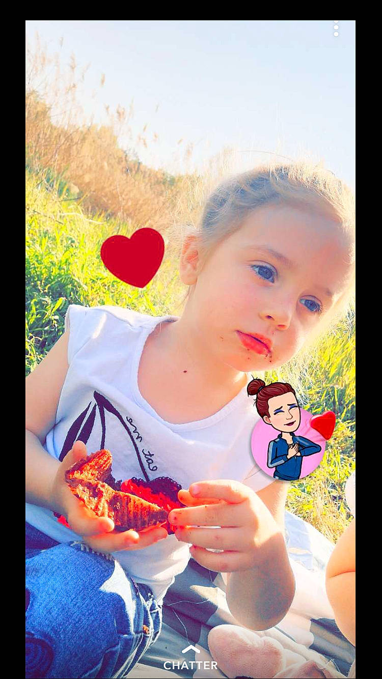 Amelia participe au concours pour gagner de l'argent avec cette photo : child, eating, food, happy, person, photography, smile, summer, sweetness, toddler