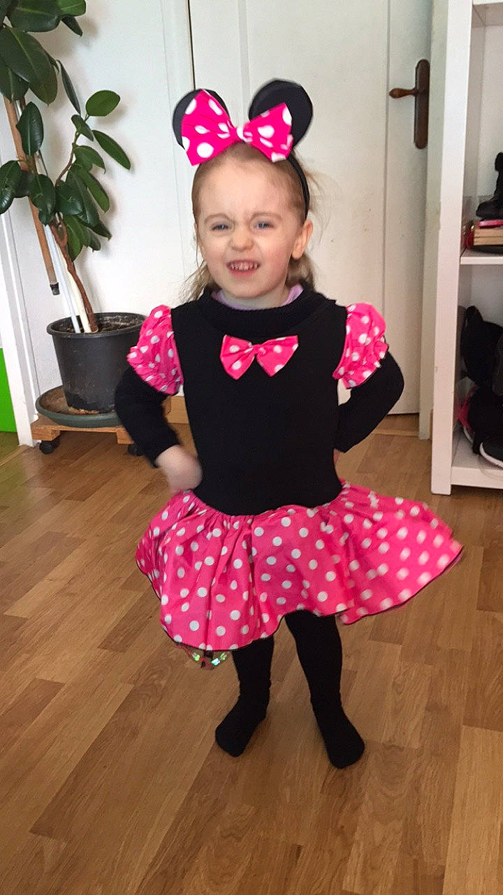 Amelia a rejoint le concours — aidez-le/la à gagner de superbes lots ! baby_toddler_clothing, ballet_tutu, child, clothing, costume, costume_accessory, design, joy, pattern, person, pink, polka_dot, sleeve, toddler