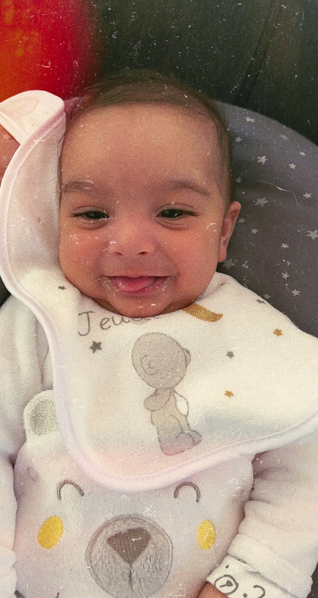 Ezel participe au concours pour gagner de l'argent avec cette photo : baby, baby_toddler_clothing, bathing, cheek, child, chin, ear, eye, eyebrow, eyelash, forehead, happy, head, iris, joy, lip, mouth, nose, person, skin