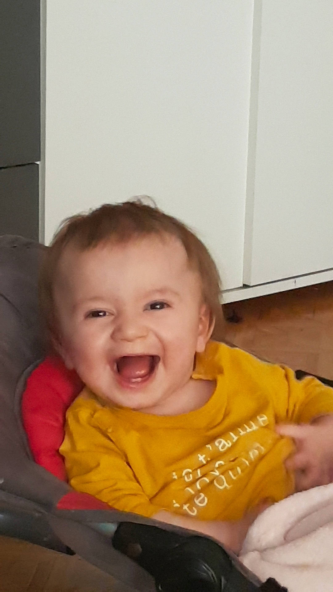 Louane a rejoint le concours — aidez-le/la à gagner de superbes lots ! cheek, child, chin, day, head, infant, joy, laughter, mouth, person, product, sitting, smile, toddler