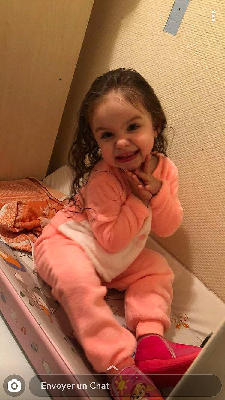 Maïlys participe au concours pour gagner de l'argent avec cette photo : baby, birth, cheek, child, daughter, ear, facial_expression, finger, joy, leg, mouth, person, skin, smile, thumb, toddler