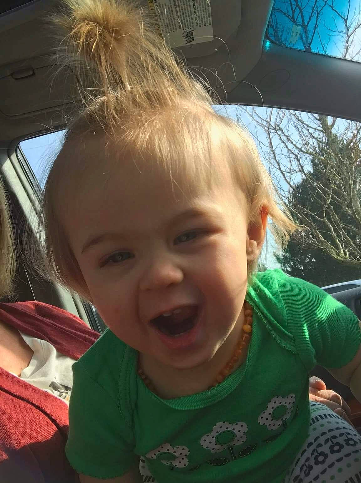 Samantha is registered to the contest to win money with this photo: cheek, chin, ear, eye, eyebrow, eyelash, hairstyle, happy, head, human_body, iris, lip, mammal, mouth, nose, organ, person, skin, sleeve, smile