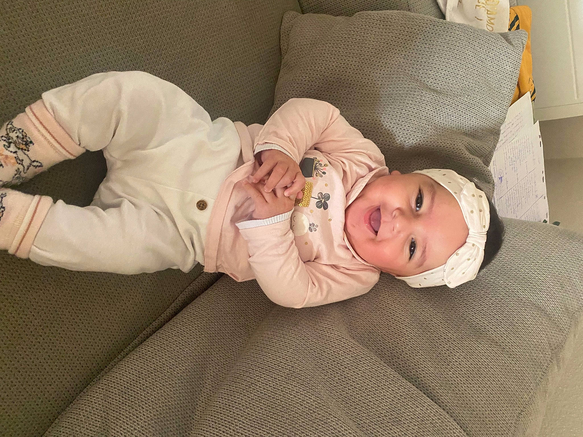 Malya participe au concours pour gagner de l'argent avec cette photo : baby, baby_toddler_clothing, bedding, bedtime, cheek, child, comfort, eye, face, flooring, hat, head, headwear, joy, linens, person, room, skin, sleep, sleeve