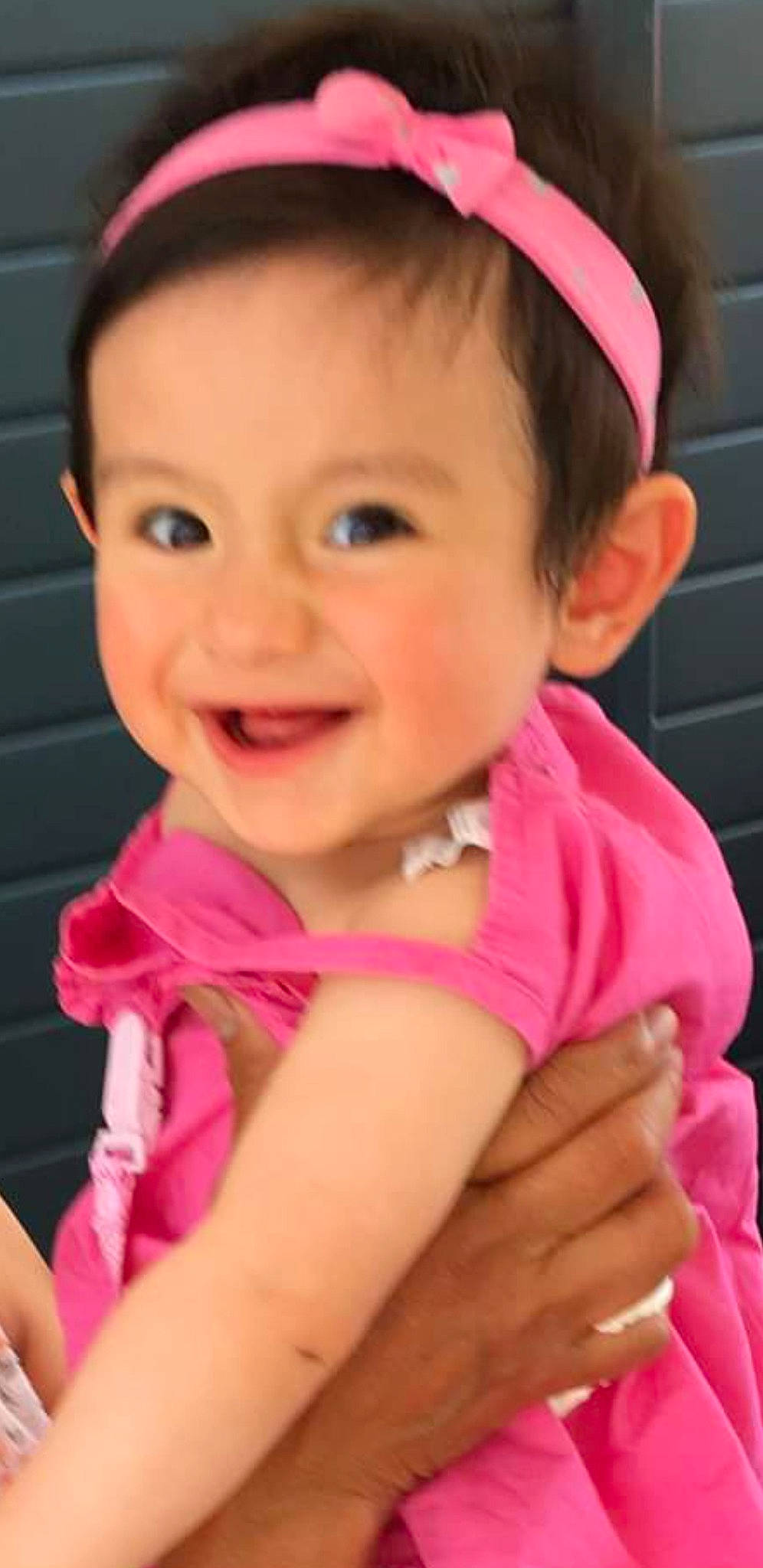 Océane a rejoint le concours — aidez-le/la à gagner de superbes lots ! baby_toddler_clothing, cheek, chin, ear, eye, eyebrow, eyelash, face, forehead, hair, hand, head, joy, lip, mouth, neck, nose, person, product, skin