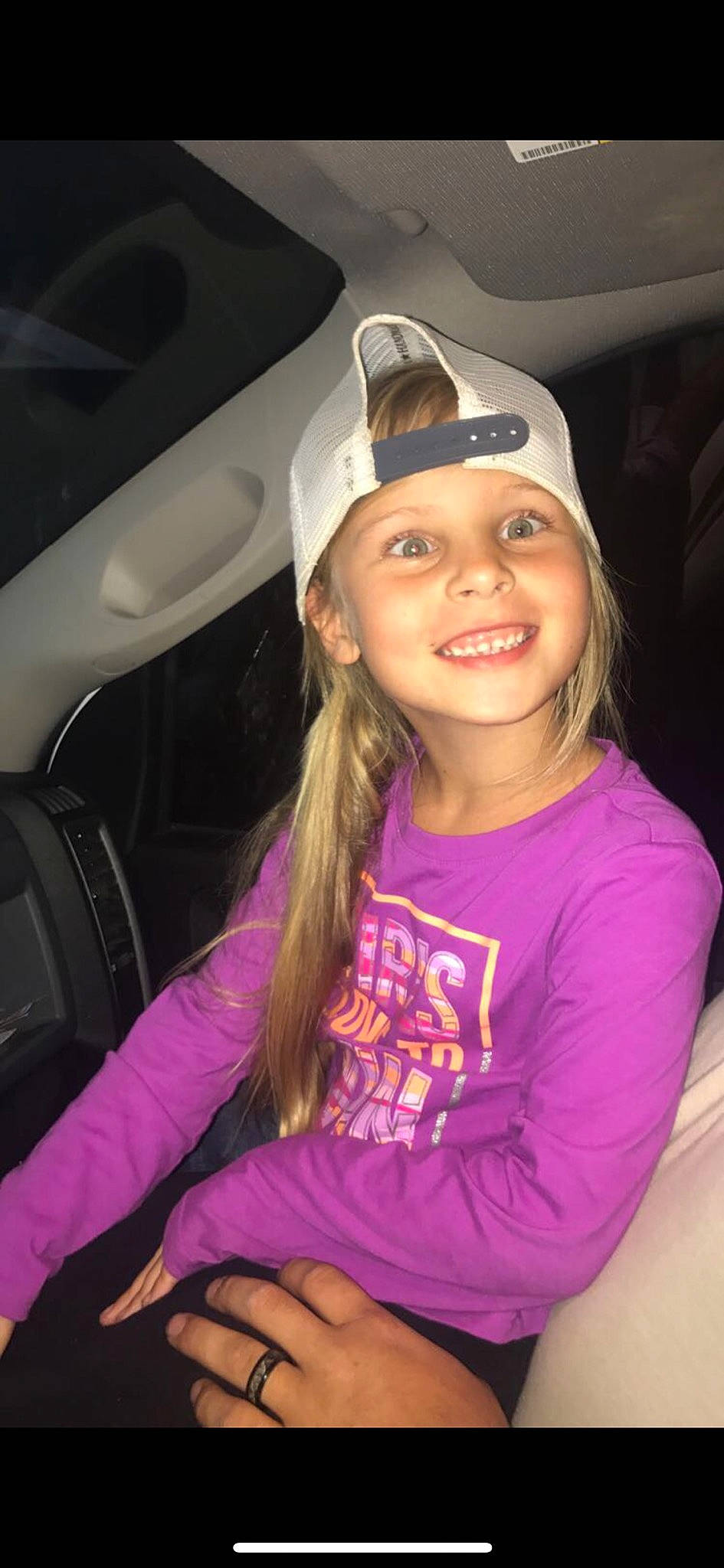 Haelee is registered to the contest to win money with this photo: blond, cap, child, costume_hat, ear, fashion_accessory, fun, hat, headgear, headwear, joy, long_hair, person, smile, tooth, vacation