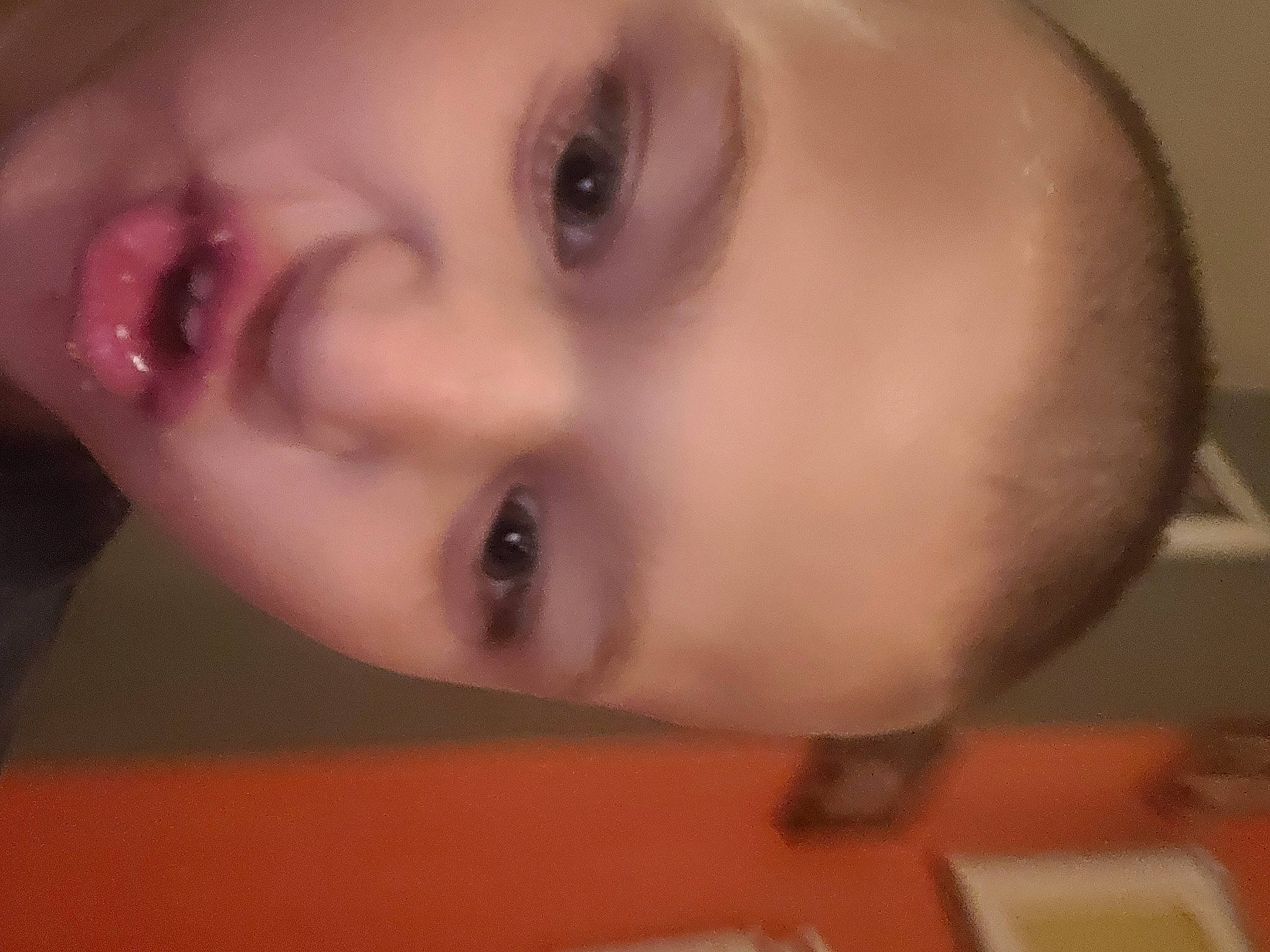 Michel a rejoint le concours — aidez-le/la à gagner de superbes lots ! black_hair, cheek, ear, eye, eyebrow, eyelash, forehead, hair, head, headgear, human_body, iris, jaw, lip, mouth, neck, nose, person, shoulder, skin