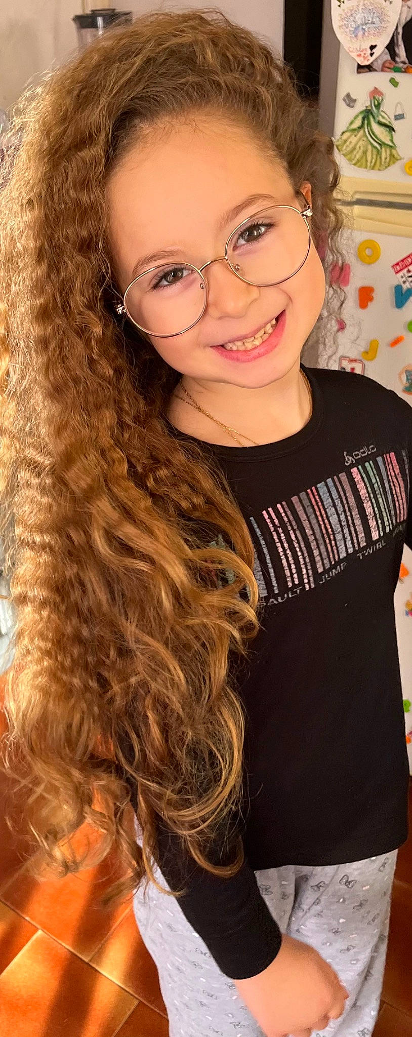 Adélaïde a rejoint le concours — aidez-le/la à gagner de superbes lots ! cheek, chin, eye, eyebrow, eyelash, face, fashion, forehead, glasses, hair, hairstyle, head, human, joy, lip, neck, nose, person, skin, smile