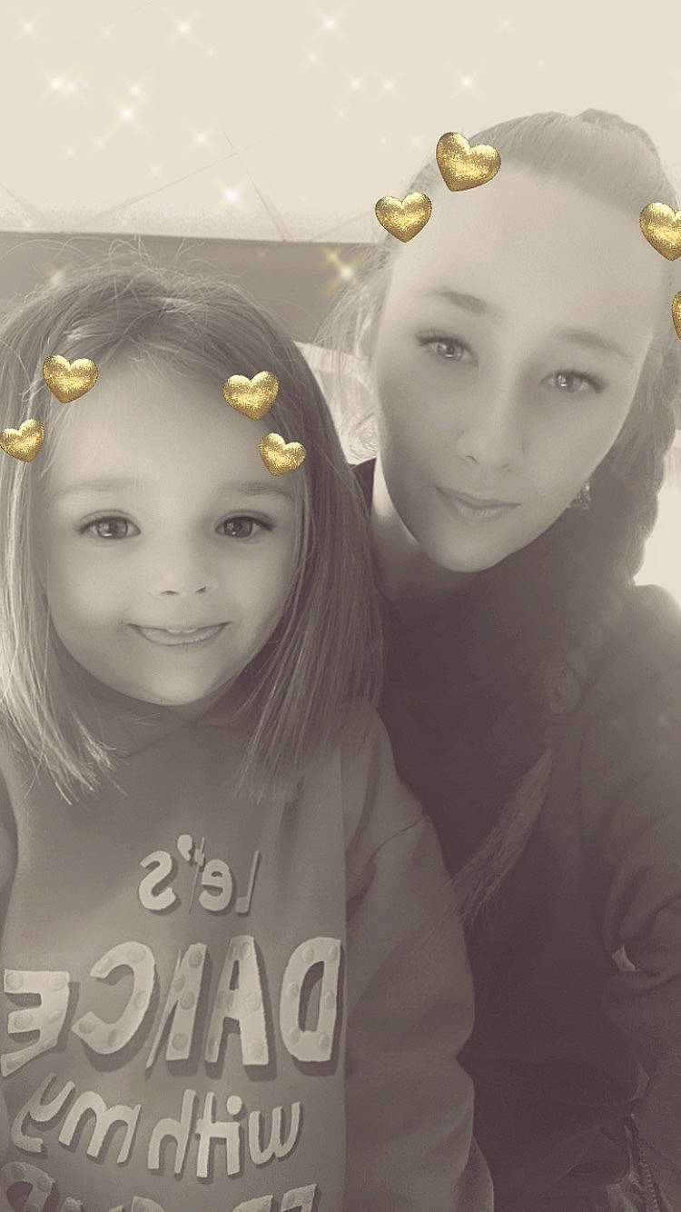 Leïla a rejoint le concours — aidez-le/la à gagner de superbes lots ! blond, chin, clothing, cool, eyebrow, eyelash, facial_expression, flash_photography, fun, hairstyle, happy, headgear, iris, jewellery, joy, lip, long_hair, outerwear, people, person