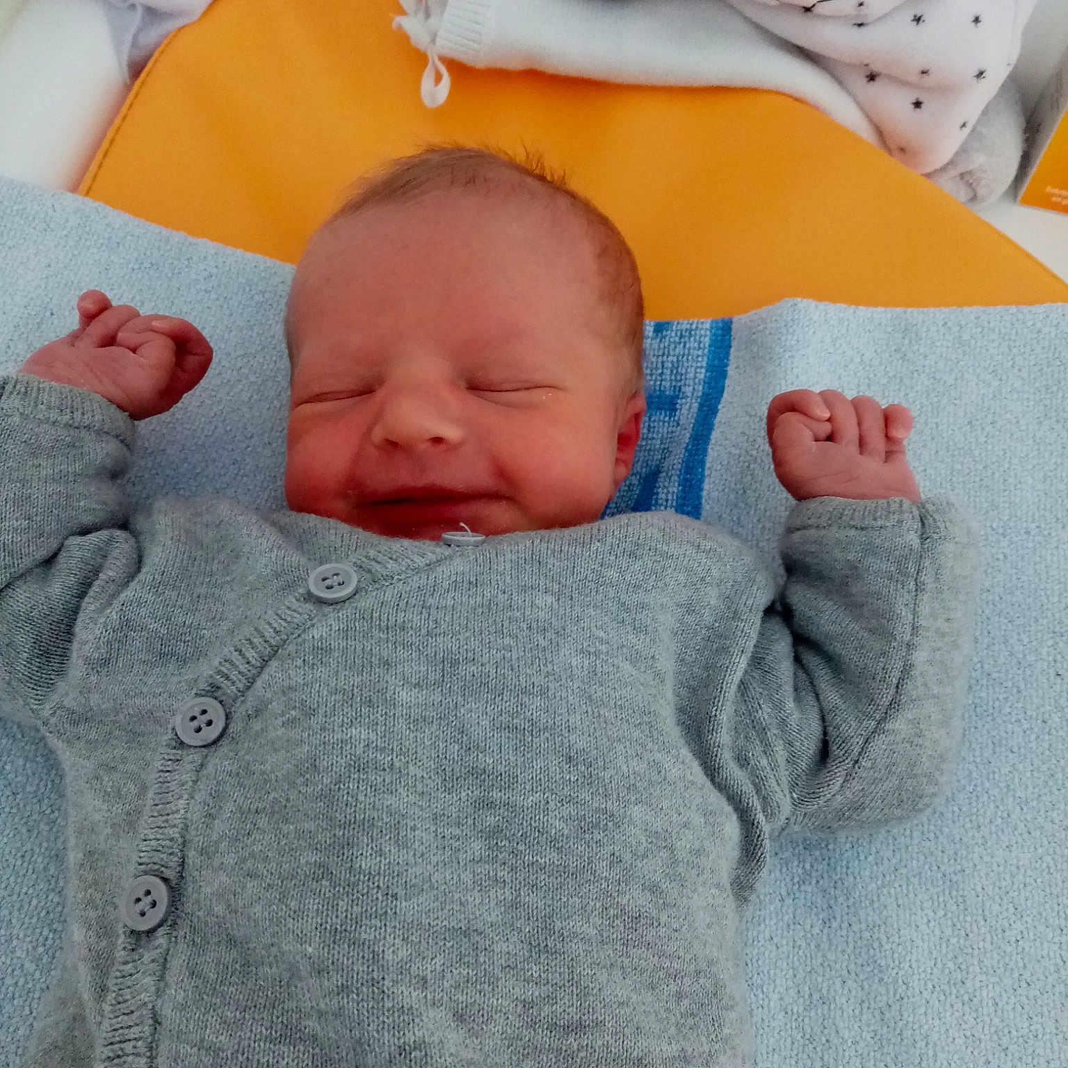 Shayna a rejoint le concours — aidez-le/la à gagner de superbes lots ! baby, baby_sleeping, bedtime, blanket, cheek, child, comfort, linens, nap, product, skin, sleep, textile, toddler