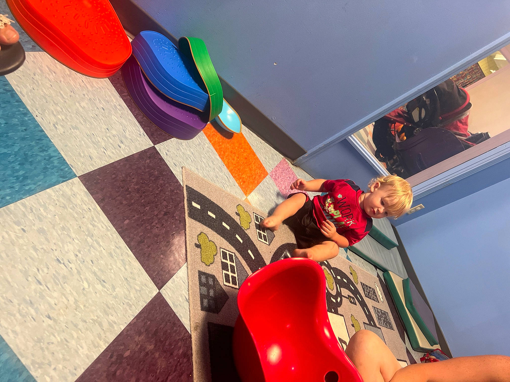 Armoni is registered to the contest to win money with this photo: automotive_design, beauty, carmine, design, event, fashion, fashion_design, flooring, fun, games, human_leg, leisure, magenta, pattern, person, pink, play, recreation, room, thigh