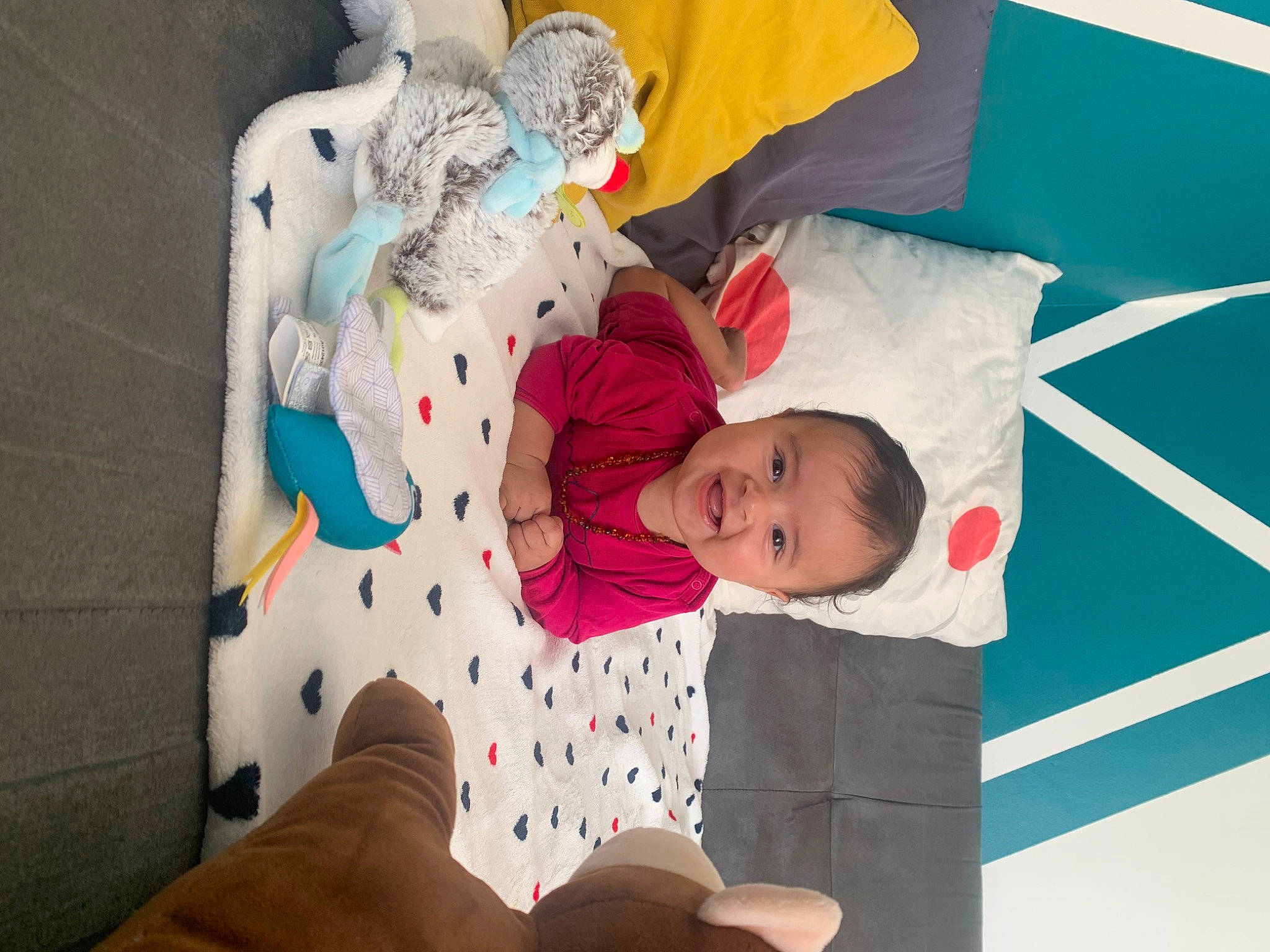Nala participe au concours pour gagner de l'argent avec cette photo : baby, baby_products, baby_toddler_clothing, bedtime, child, comfort, event, foot, fun, happy, joy, lap, linens, nap, pattern, person, play, room, sitting, textile