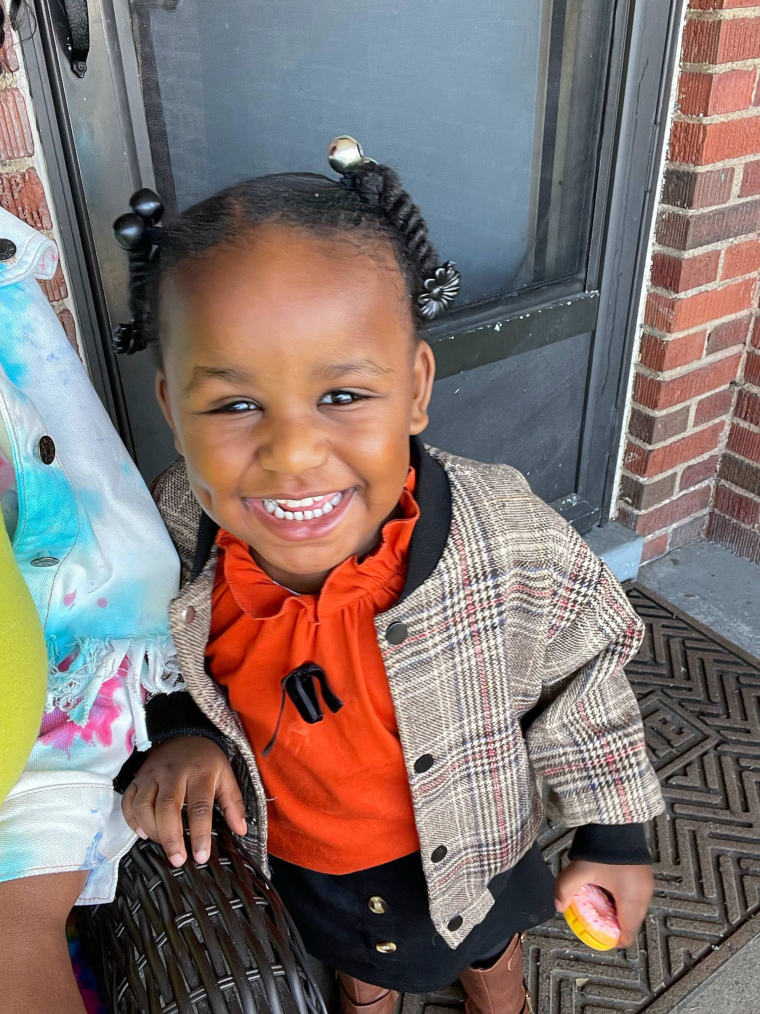 Xylyn joined the competition — help win amazing prizes! baseball_glove, brick, chair, child, cool, eye, fashion, fashion_accessory, fun, glove, happy, joy, orange, pattern, person, personal_protective_equipment, sitting, skin, smile, snapshot