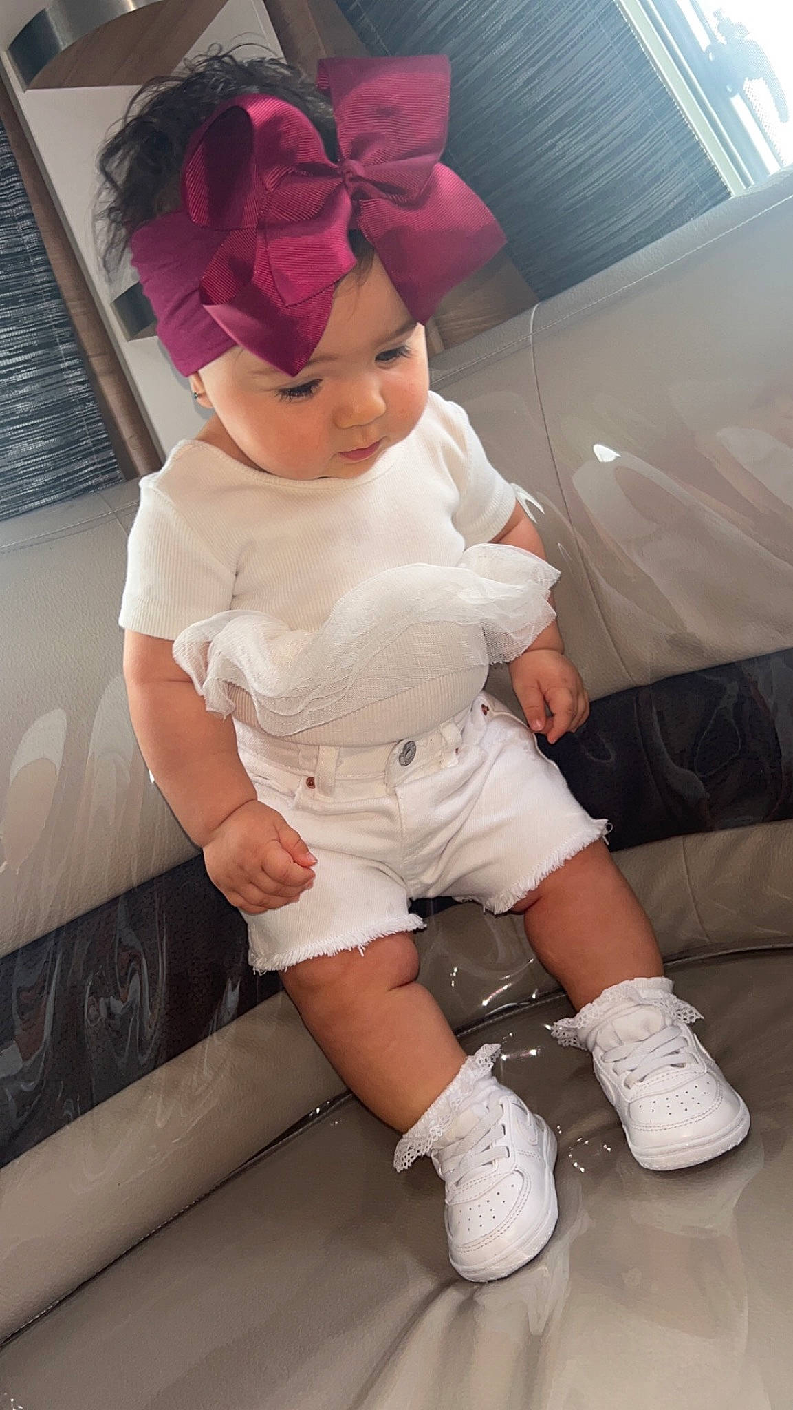 Mylie participe au concours pour gagner de l'argent avec cette photo : baby, baby_toddler_clothing, cap, comfort, cool, fashion_design, fun, hat, headwear, human_leg, knee, leg, person, personal_protective_equipment, pink, shorts, sleeve, sock, t_shirt, thigh