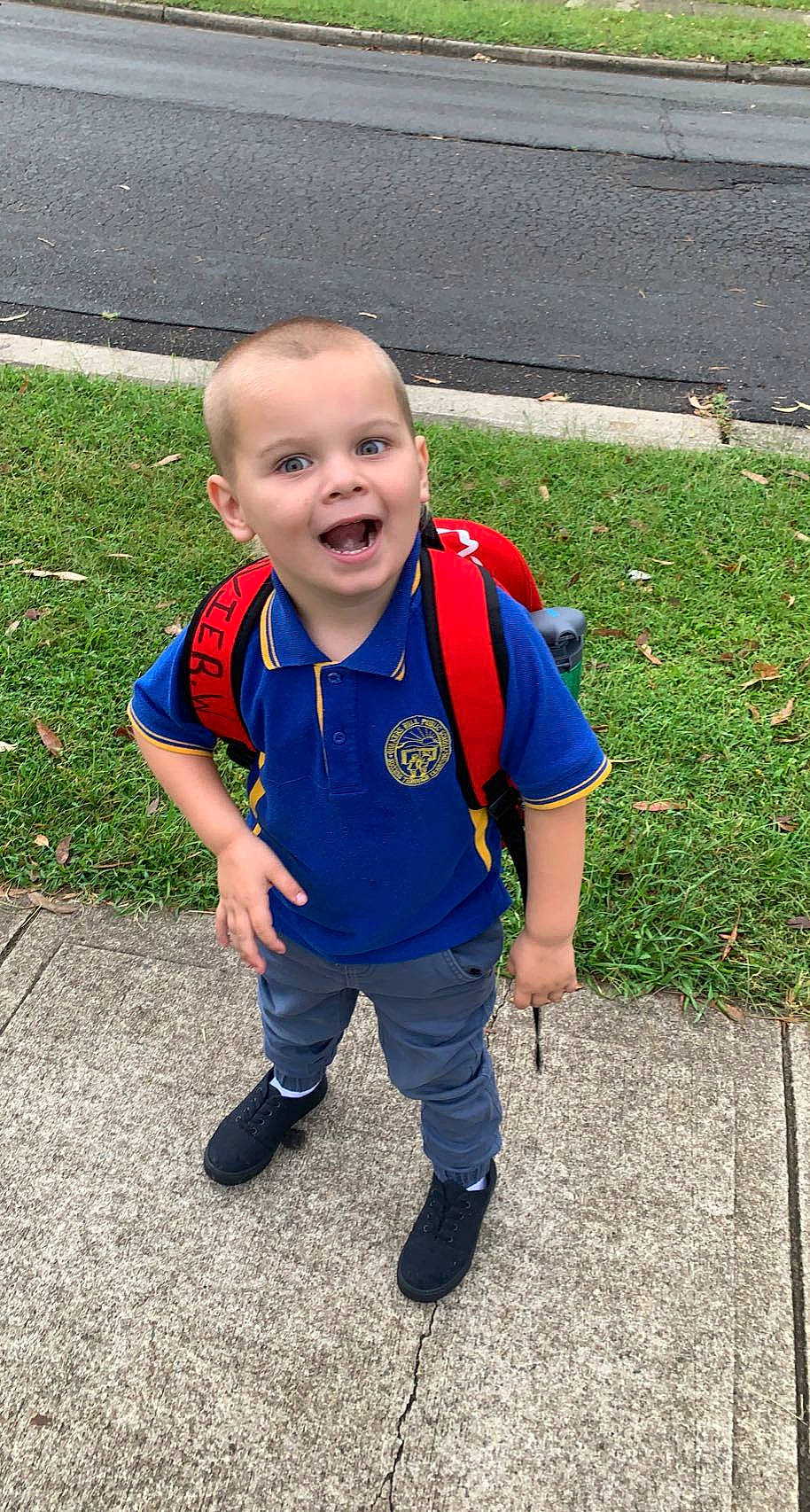 Xavier is registered to the contest to win money with this photo: baby, baby_toddler_clothing, boot, child, electric_blue, fictional_character, fun, garden, grass, happy, leisure, people_in_nature, person, plant, play, recreation, smile, t_shirt, toddler, walking