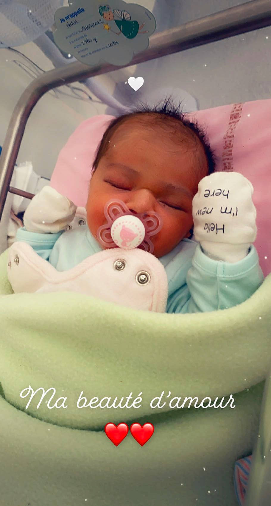 Miyah a rejoint le concours — aidez-le/la à gagner de superbes lots ! baby, baby_products, baby_safety, baby_sleeping, baby_toddler_clothing, bedding, cheek, child, comfort, eyebrow, happy, linens, mammal, mouth, nose, person, pink, product, skin, textile