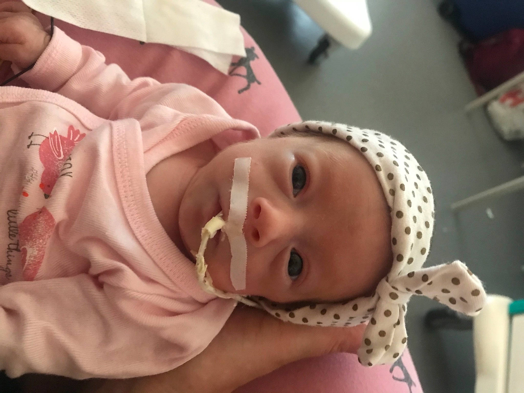 Alyssa participe au concours pour gagner de l'argent avec cette photo : baby, baby_products, baby_safety, baby_toddler_clothing, cheek, child, comfort, eyebrow, eyelash, fun, happy, hat, headgear, linens, mouth, nose, person, skin, sleeve, smile