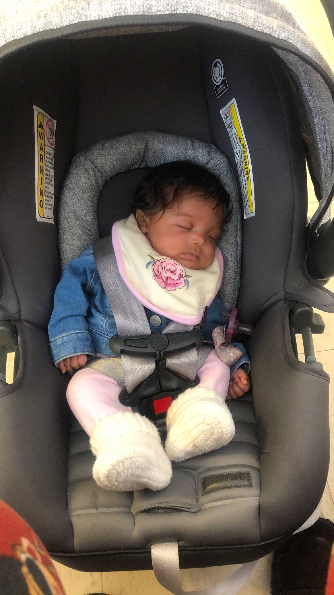 Keziah is registered to the contest to win money with this photo: auto_part, baby, baby_carriage, baby_in_car_seat, baby_products, baby_safety, baby_toddler_clothing, car_seat, car_seat_cover, child, comfort, fun, head, head_restraint, lap, person, product, seat_belt, sitting, toddler