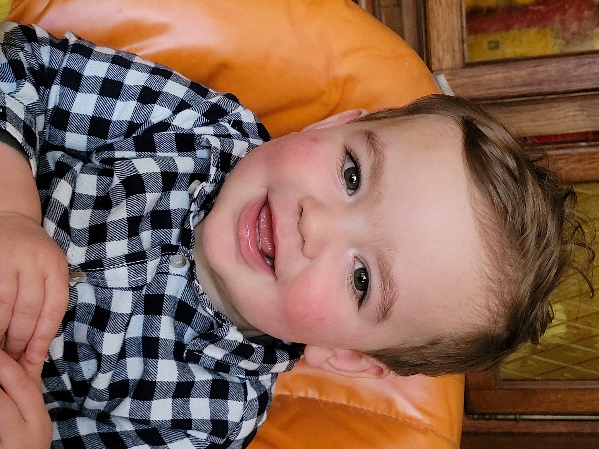 Kayden participe au concours pour gagner de l'argent avec cette photo : cheek, chin, dress, eye, eyebrow, eyelash, flash_photography, hair, head, human_body, iris, joy, lip, mouth, nose, person, plant, skin, sleeve, smile