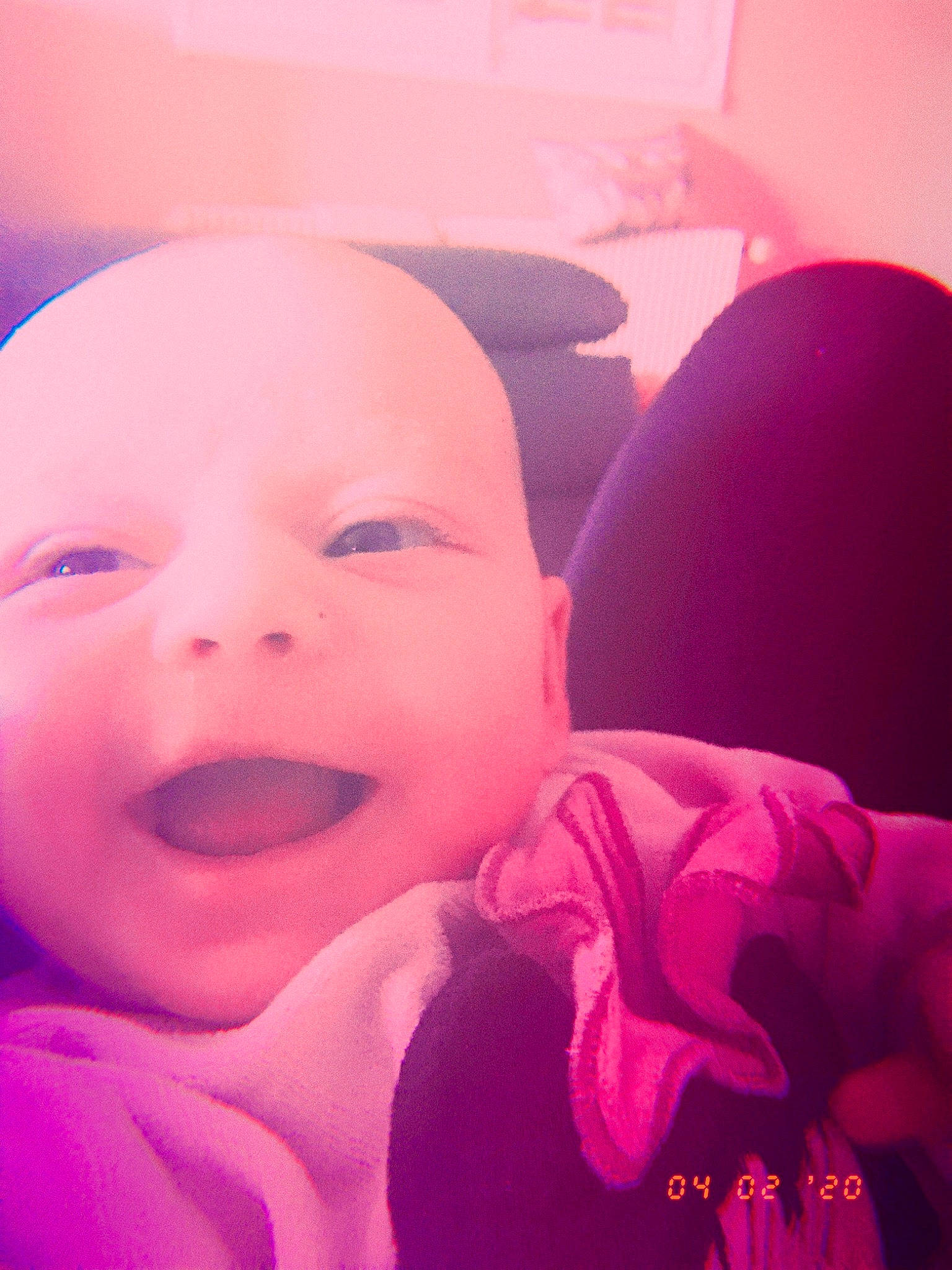 Ghjulia a rejoint le concours — aidez-le/la à gagner de superbes lots ! baby, cheek, child, face, facial_expression, fun, happy, head, laugh, lip, magenta, mouth, nose, person, pink, purple, skin, sky, smile, toddler