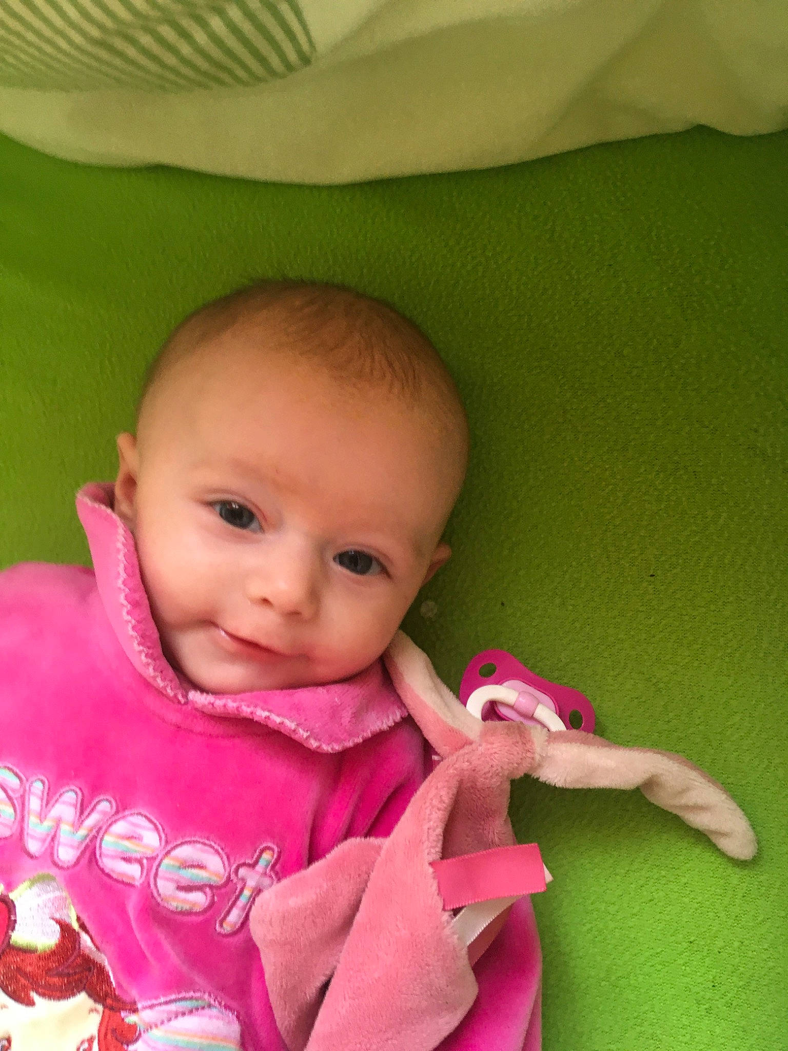 Ghjulia participe au concours pour gagner de l'argent avec cette photo : baby, baby_products, cheek, child, eye, face, finger, head, lip, mouth, nose, person, pink, product, skin, toddler