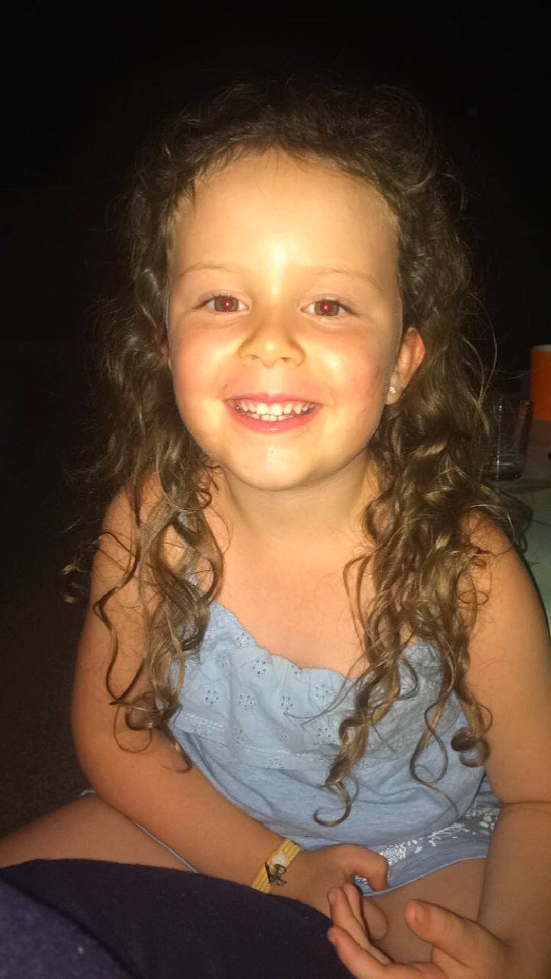 Maïlys a rejoint le concours — aidez-le/la à gagner de superbes lots ! beauty, black_hair, cheek, child, child_model, chin, emotion, eyebrow, face, facial_expression, forehead, girl, hair, hairstyle, head, human_hair_color, joy, nose, person, skin