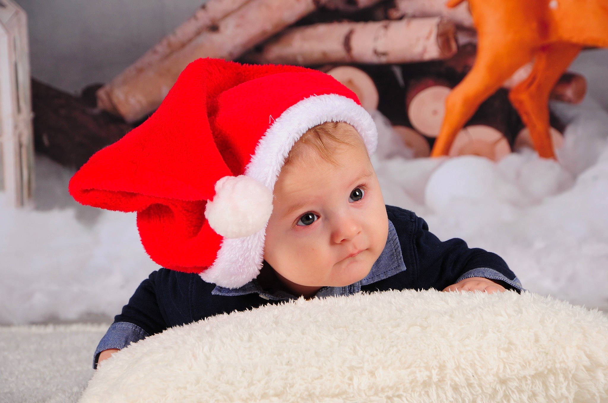 Mikail a rejoint le concours — aidez-le/la à gagner de superbes lots ! baby, baby_toddler_clothing, beanie, child, christmas, christmas_eve, comfort, costume_hat, event, fictional_character, fur, fur_clothing, happy, holiday, person, polar_fleece, portrait_photography, santa_claus, smile, toddler
