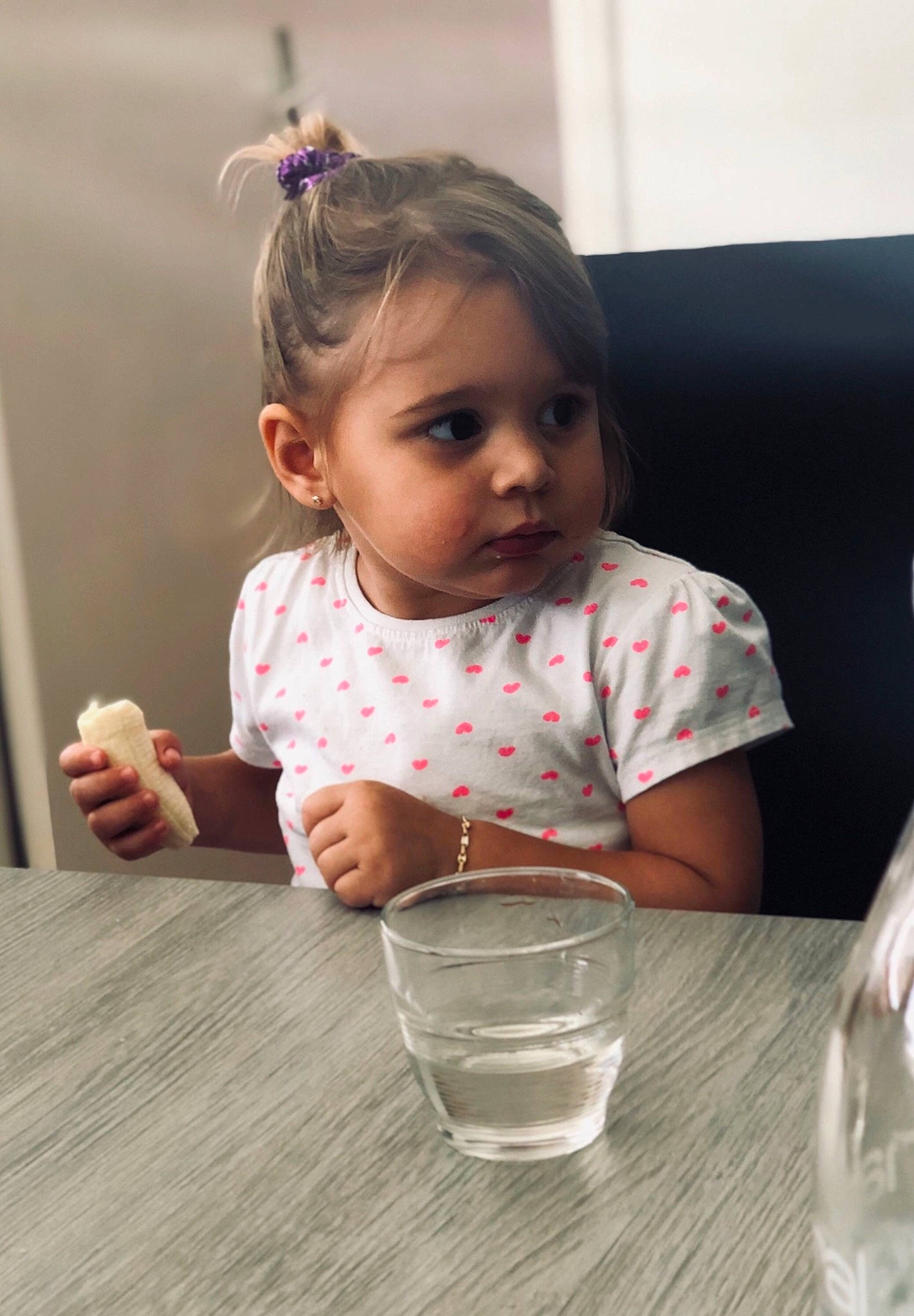 Meyrone a rejoint le concours — aidez-le/la à gagner de superbes lots ! baby, baby_toddler_clothing, cheek, child, dress, drinking_water, drinkware, eyelash, flooring, fun, happy, person, product, serveware, sitting, skin, smile, table, tableware, toddler