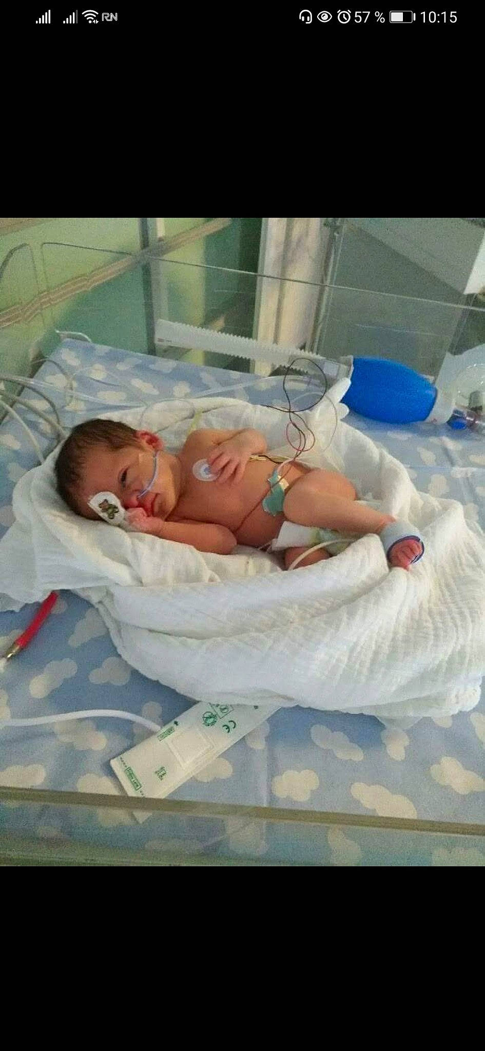 Keyliah participe au concours pour gagner de l'argent avec cette photo : baby, baby_sleeping, bedtime, birth, child, childbirth, comfort, hospital_bed, infant_bed, nap, person, sleep