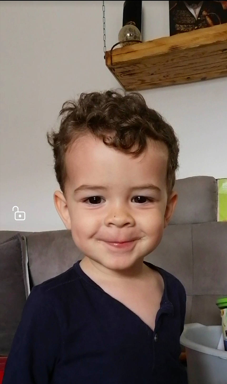 Martin a rejoint le concours — aidez-le/la à gagner de superbes lots ! baby, cheek, child, eye, eyelash, flash_photography, forehead, fun, hairstyle, happy, iris, jaw, joy, lip, neck, nose, person, skin, smile, standing