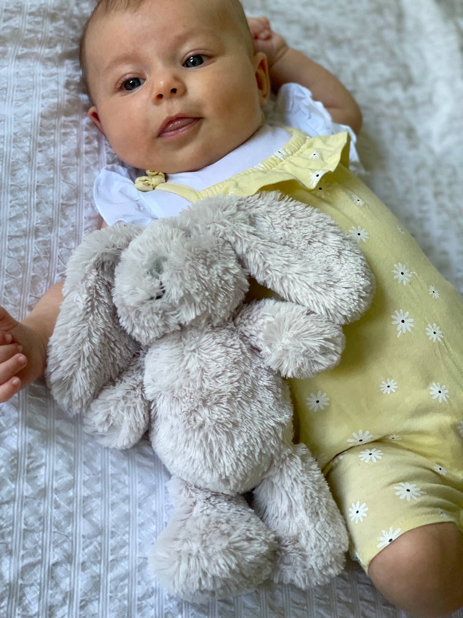 Alba participe au concours pour gagner de l'argent avec cette photo : baby, baby_products, baby_sleeping, baby_toddler_clothing, cheek, child, comfort, fur, hand, happy, linens, nose, pattern, person, photograph, skin, stuffed_toy, teddy_bear, toddler, toy