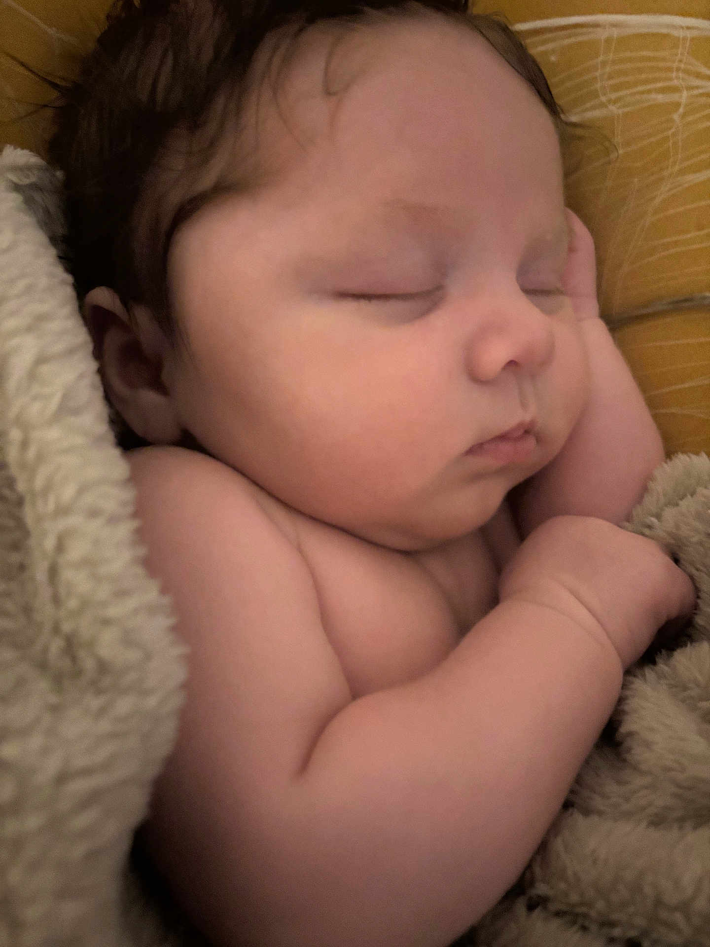 Esaya participe au concours pour gagner de l'argent avec cette photo : baby, sleeping, blanket, soft, peaceful, arm, face, skin, newborn, child, cute, closeup, infant, rest, sleep, adorable, portrait, cozy, warm, toddler