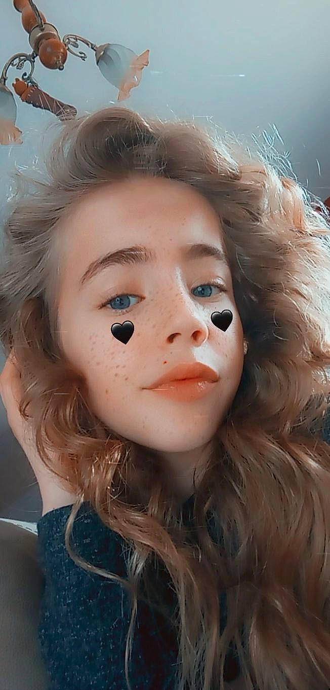 Louna a rejoint le concours — aidez-le/la à gagner de superbes lots ! art, beauty, brown_hair, cheek, chin, doll, eye, eyebrow, eyelash, face, forehead, hair, head, jaw, lip, long_hair, mannequin, mouth, nose, person