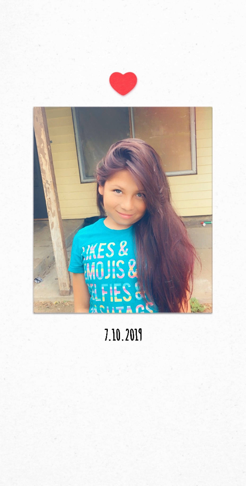 Alessandra is registered to the contest to win money with this photo: beauty, brown_hair, fashion_accessory, hair, hair_coloring, hairstyle, human, joy, lace_wig, lip, long_hair, person, photography, selfie, smile, style, t_shirt, text, top, turquoise