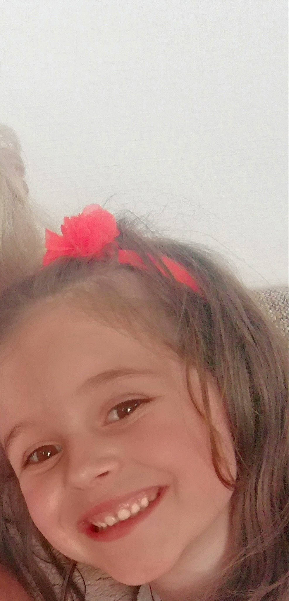 Jade a rejoint le concours — aidez-le/la à gagner de superbes lots ! cheek, child, chin, ear, eyebrow, face, fashion_accessory, forehead, hair, hair_accessory, hair_coloring, head, headpiece, joy, lip, mouth, nose, person, pink, skin