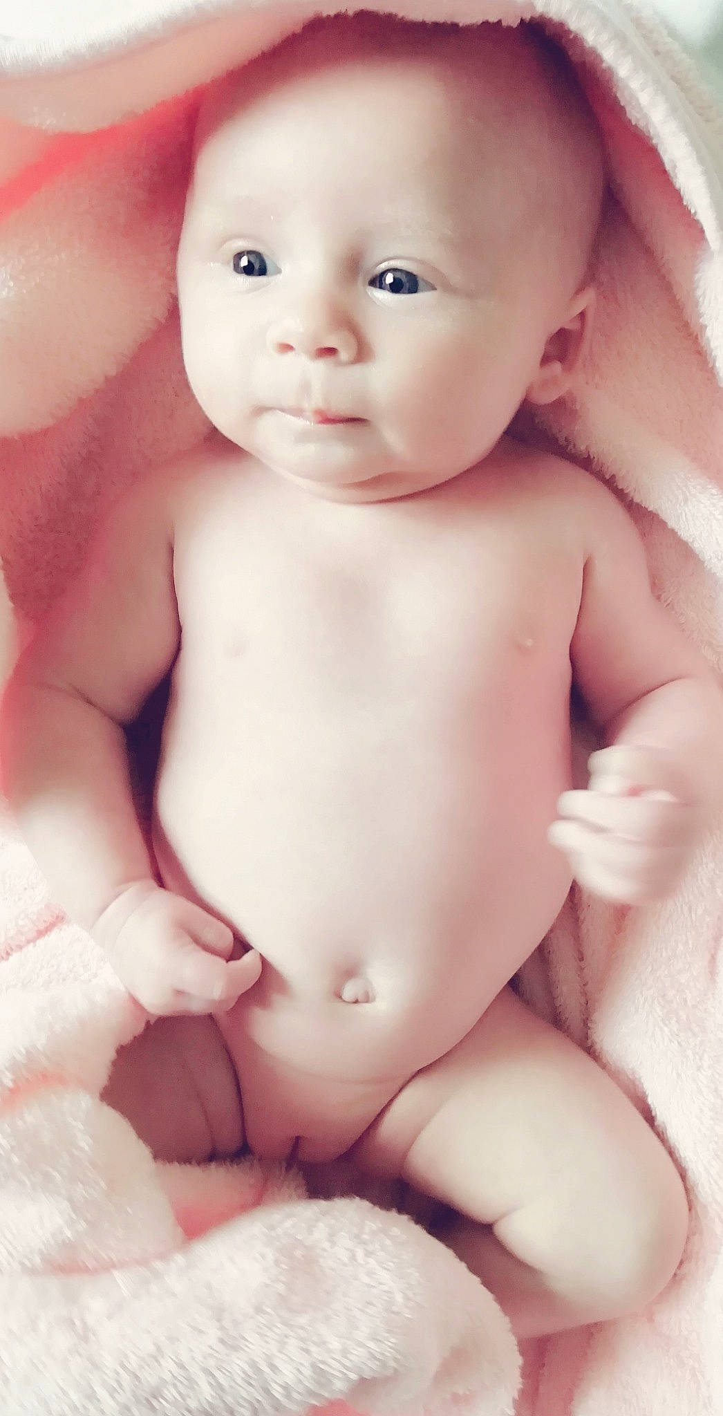 Aëla a rejoint le concours — aidez-le/la à gagner de superbes lots ! baby, cheek, chest, child, eye, face, head, lip, mouth, muscle, person, photography, pink, skin, smile, stomach, toddler, trunk