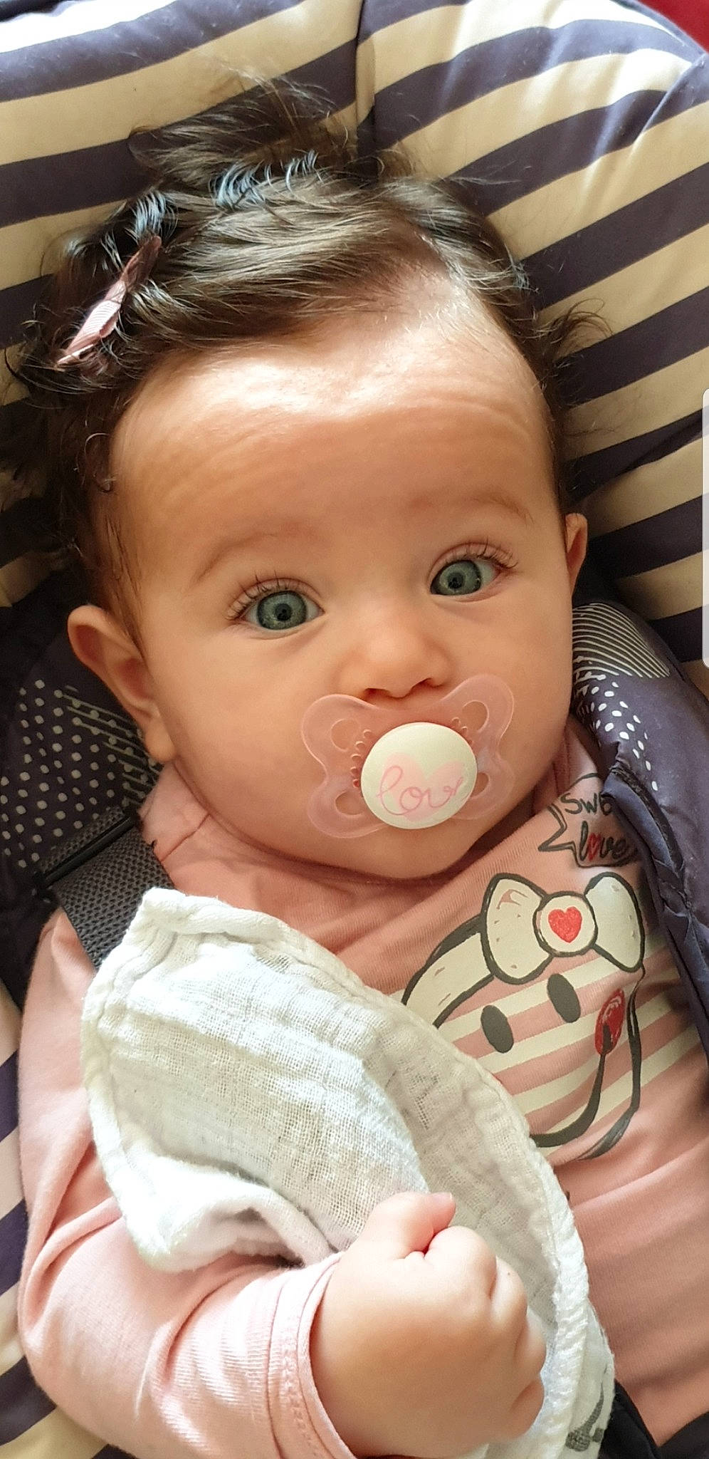 Esmée a rejoint le concours — aidez-le/la à gagner de superbes lots ! baby, cheek, child, eye, face, nose, person, skin, toddler