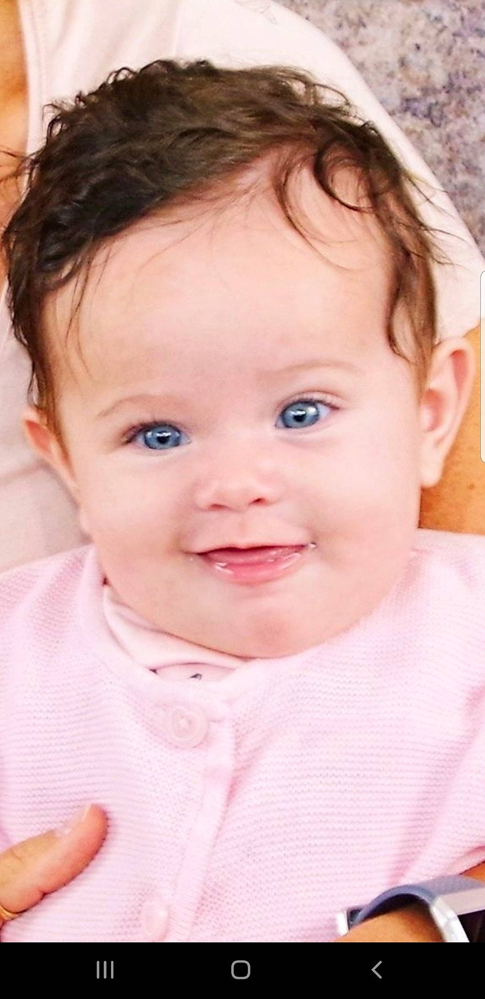 Esmée participe au concours pour gagner de l'argent avec cette photo : baby, beauty, cheek, child, child_model, chin, close_up, eye, eyebrow, face, facial_expression, forehead, hair, head, joy, lip, nose, person, pink, skin