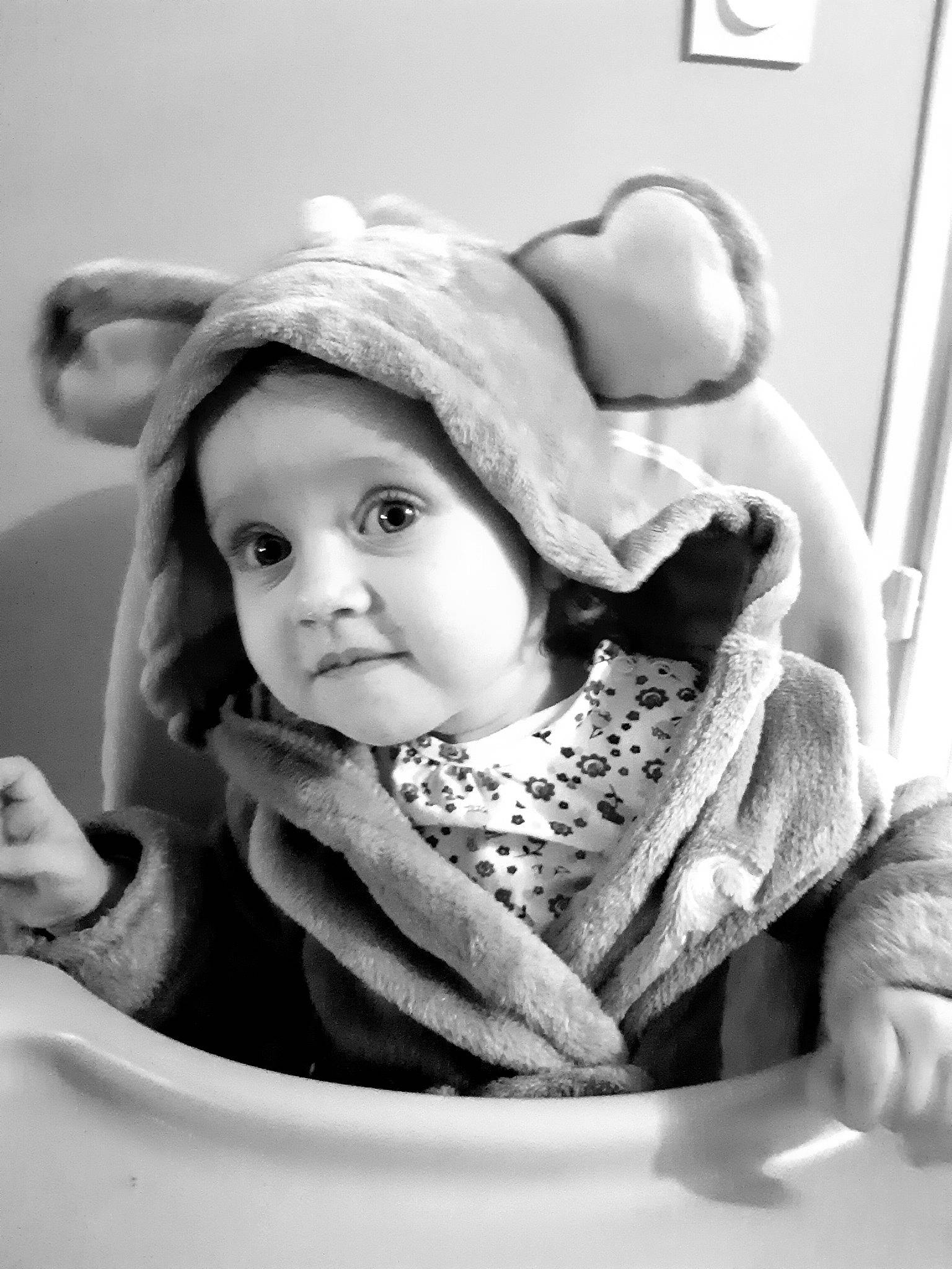 Colyne a rejoint le concours — aidez-le/la à gagner de superbes lots ! baby, black_and_white, cheek, child, eye, happy, monochrome, monochrome_photography, person, photograph, photography, portrait_photography, smile, snapshot, stock_photography, style, toddler, white