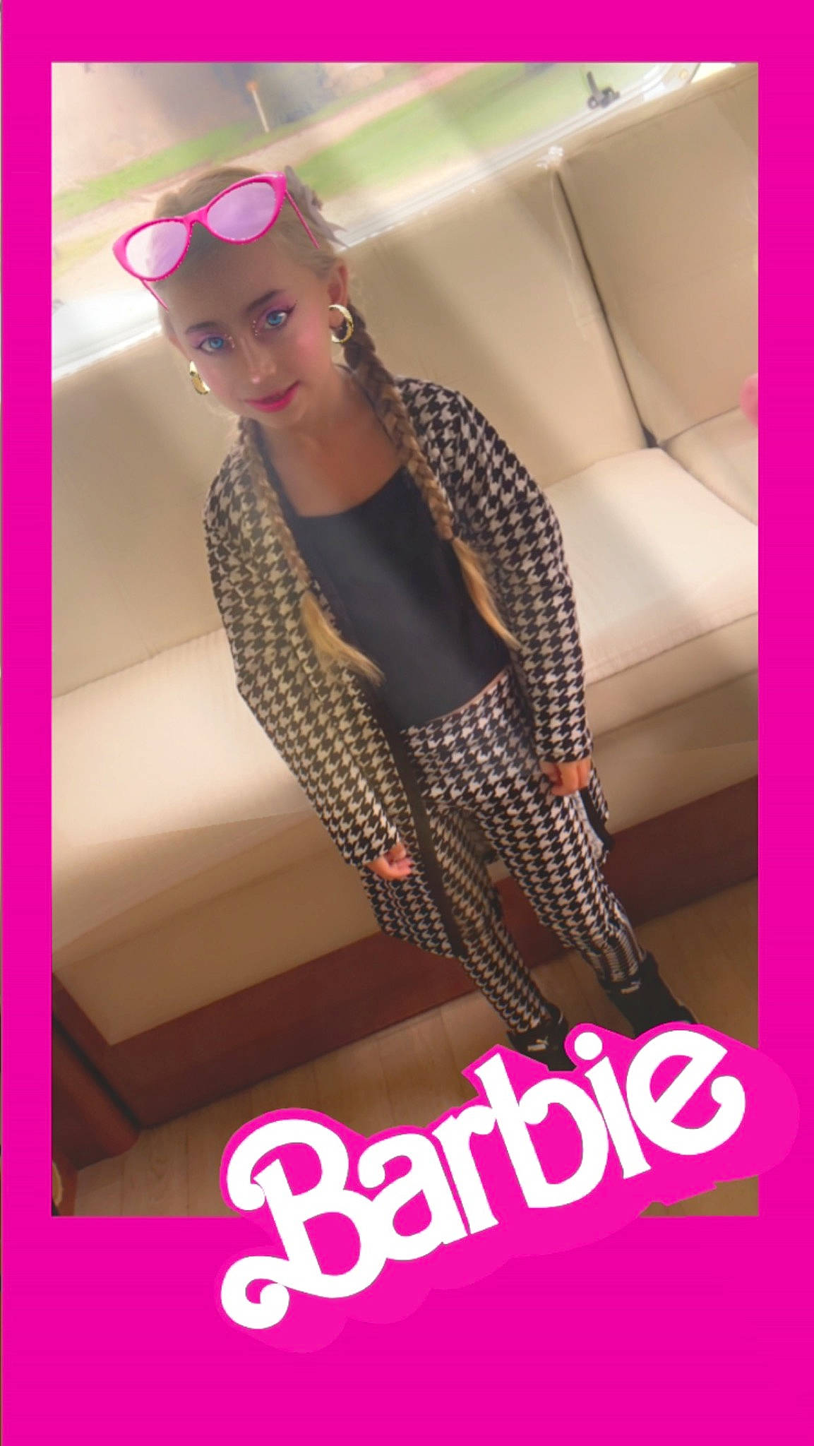 Chaydene participe au concours pour gagner de l'argent avec cette photo : advertising, arm, baseball_cap, cap, eyewear, fashion_accessory, fashion_design, fashion_model, flash_photography, font, headgear, jewellery, knee, magenta, outerwear, pattern, person, pink, sleeve, thigh