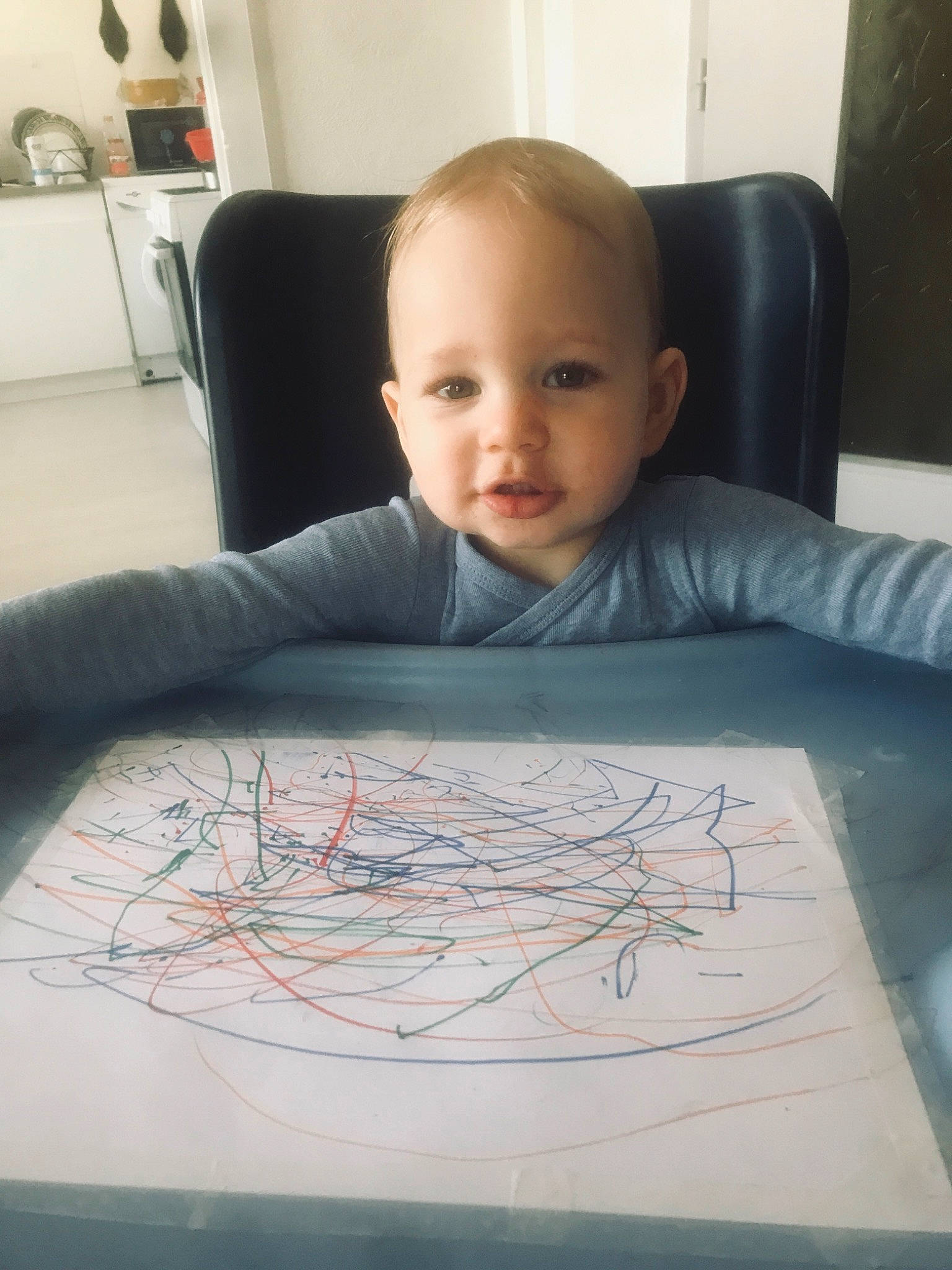 Kenzo participe au concours pour gagner de l'argent avec cette photo : art, automotive_design, baby, child, comfort, flooring, glass, happy, illustration, linens, pattern, person, product, rectangle, room, sitting, sleeve, smile, t_shirt, toddler