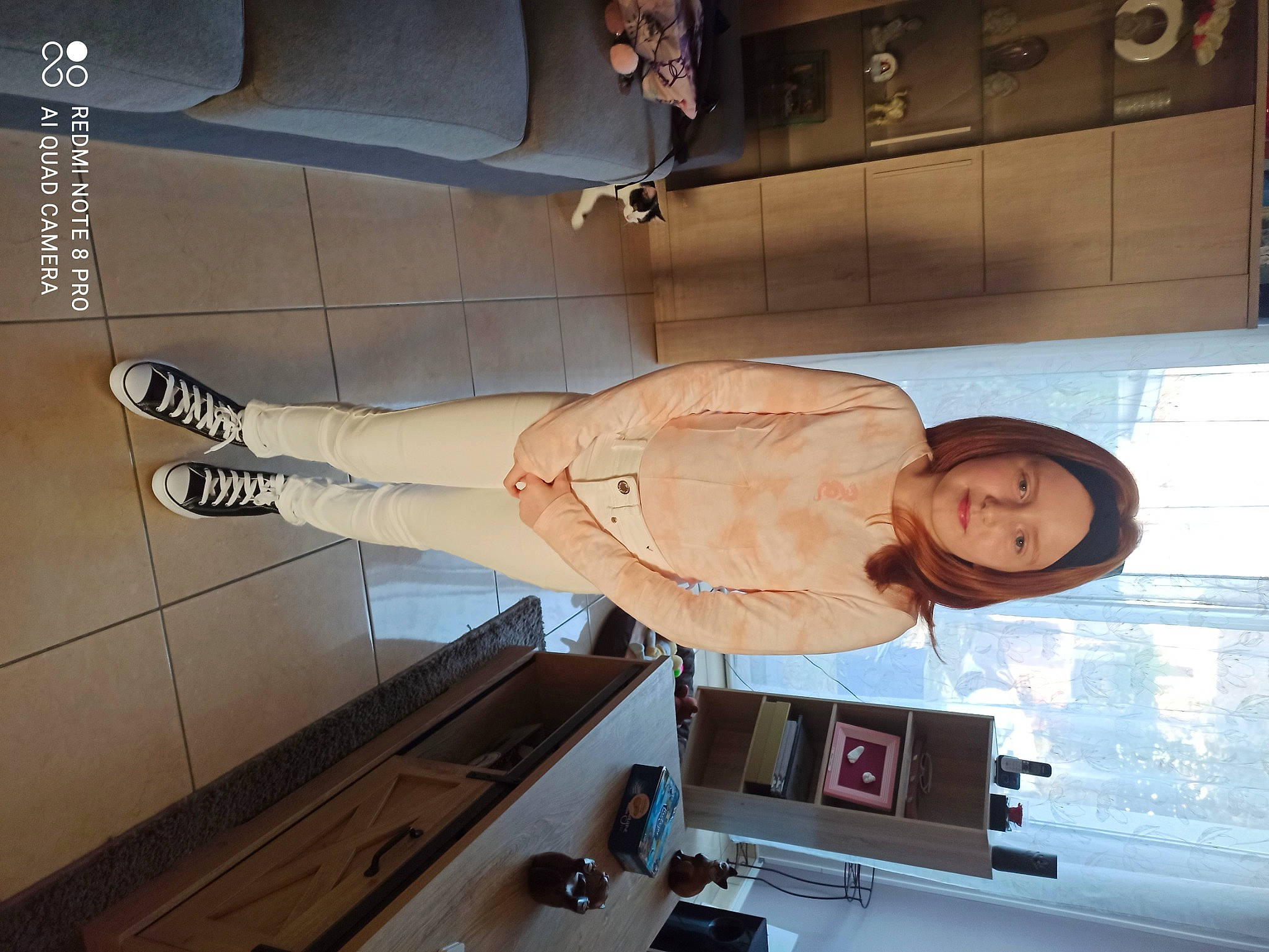 Manon a rejoint le concours — aidez-le/la à gagner de superbes lots ! advertising, art, building, flooring, font, gesture, headwear, machine, metal, person, room, sculpture, smile, space, wood