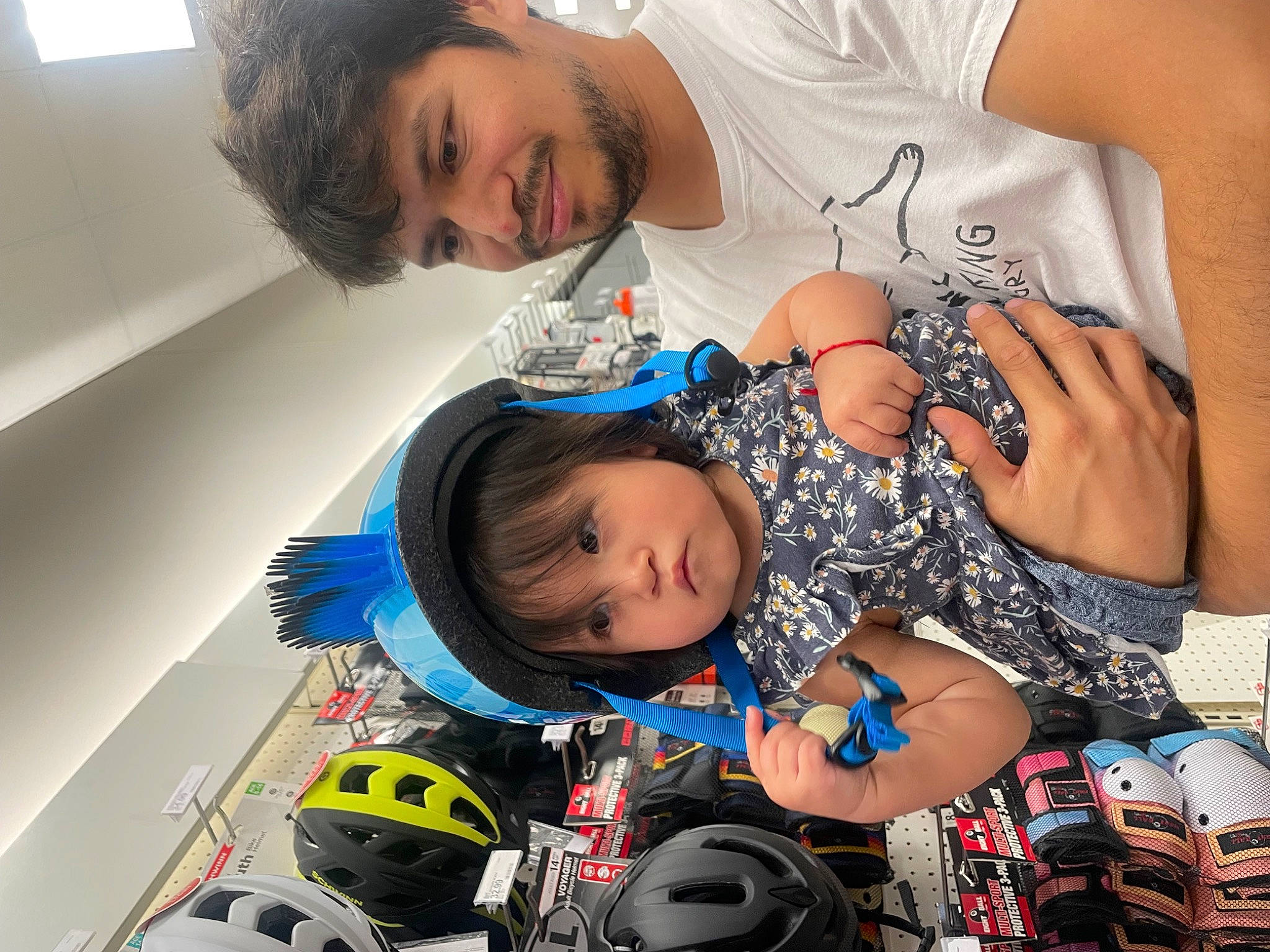 Kiara is registered to the contest to win money with this photo: black_hair, child, cool, electric_blue, event, eye, facial_expression, fun, happy, jewellery, joy, luggage_and_bags, mouth, person, personal_protective_equipment, recreation, room, skin, smile, t_shirt