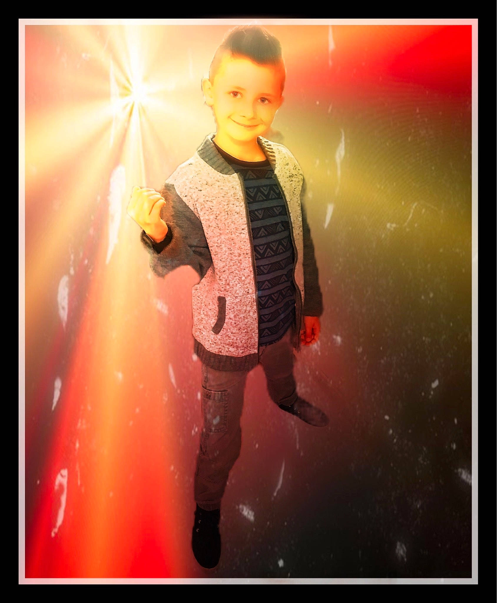 Lucas a rejoint le concours — aidez-le/la à gagner de superbes lots ! fun, girl, human, joy, outerwear, person, space