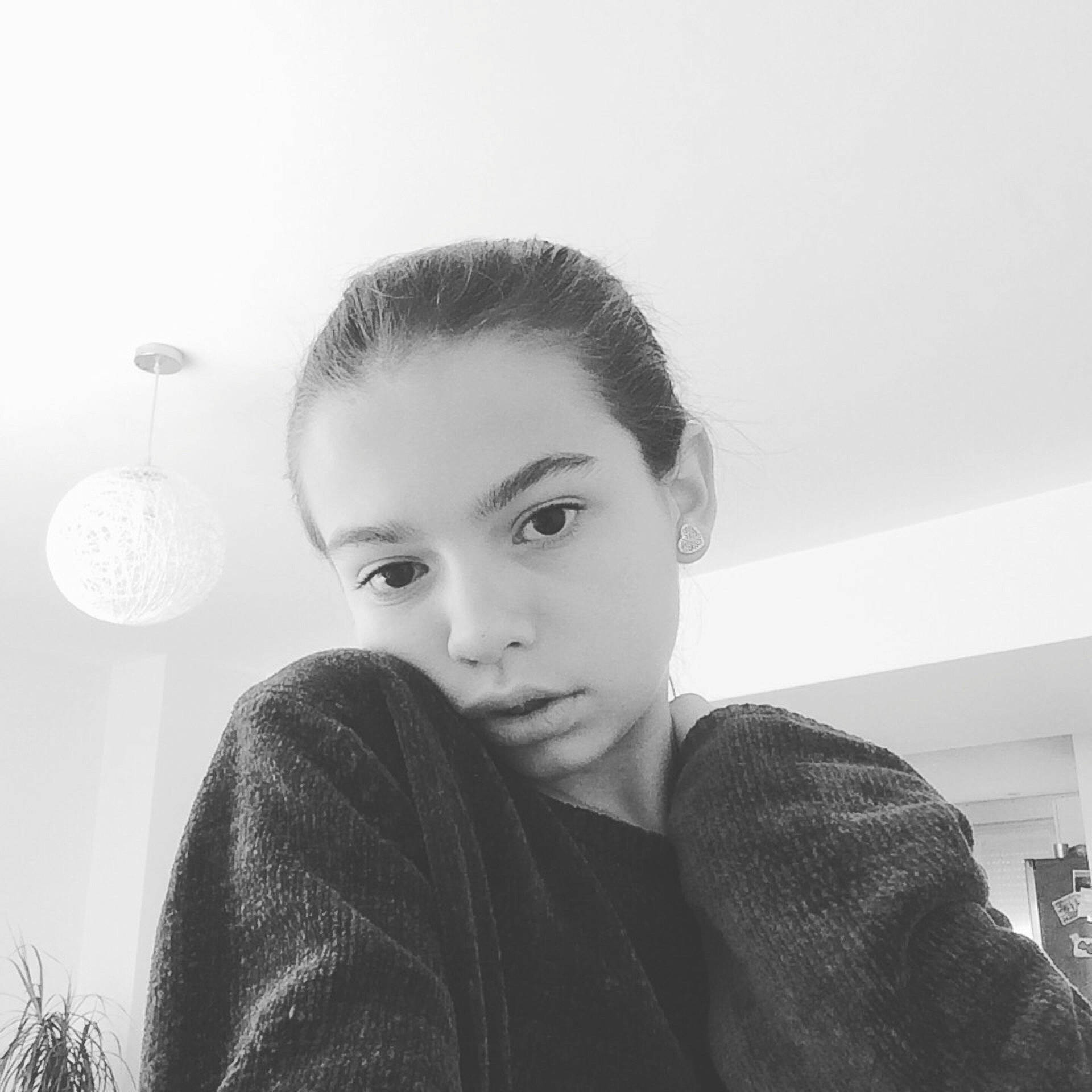 Tess a rejoint le concours — aidez-le/la à gagner de superbes lots ! beauty, black, black_and_white, eye, eyebrow, face, forehead, girl, hair, hairstyle, lip, monochrome, monochrome_photography, person, photo_shoot, photograph, photography, portrait, snapshot, white