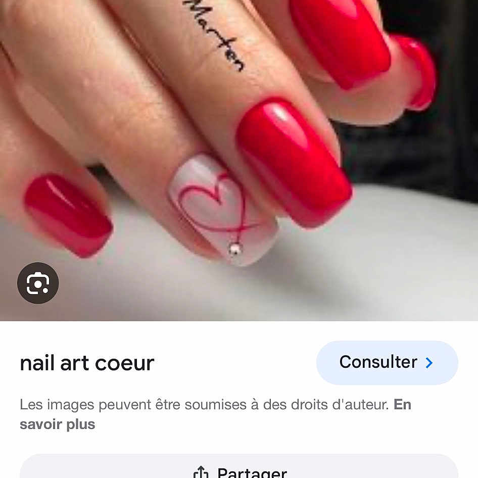 Emma participe au concours pour gagner de l'argent avec cette photo : finger, font, gesture, green, light, line, liquid, magenta, manicure, material_property, nail, nail_care, nail_polish, photograph, pink, red, service, skin, thumb, white
