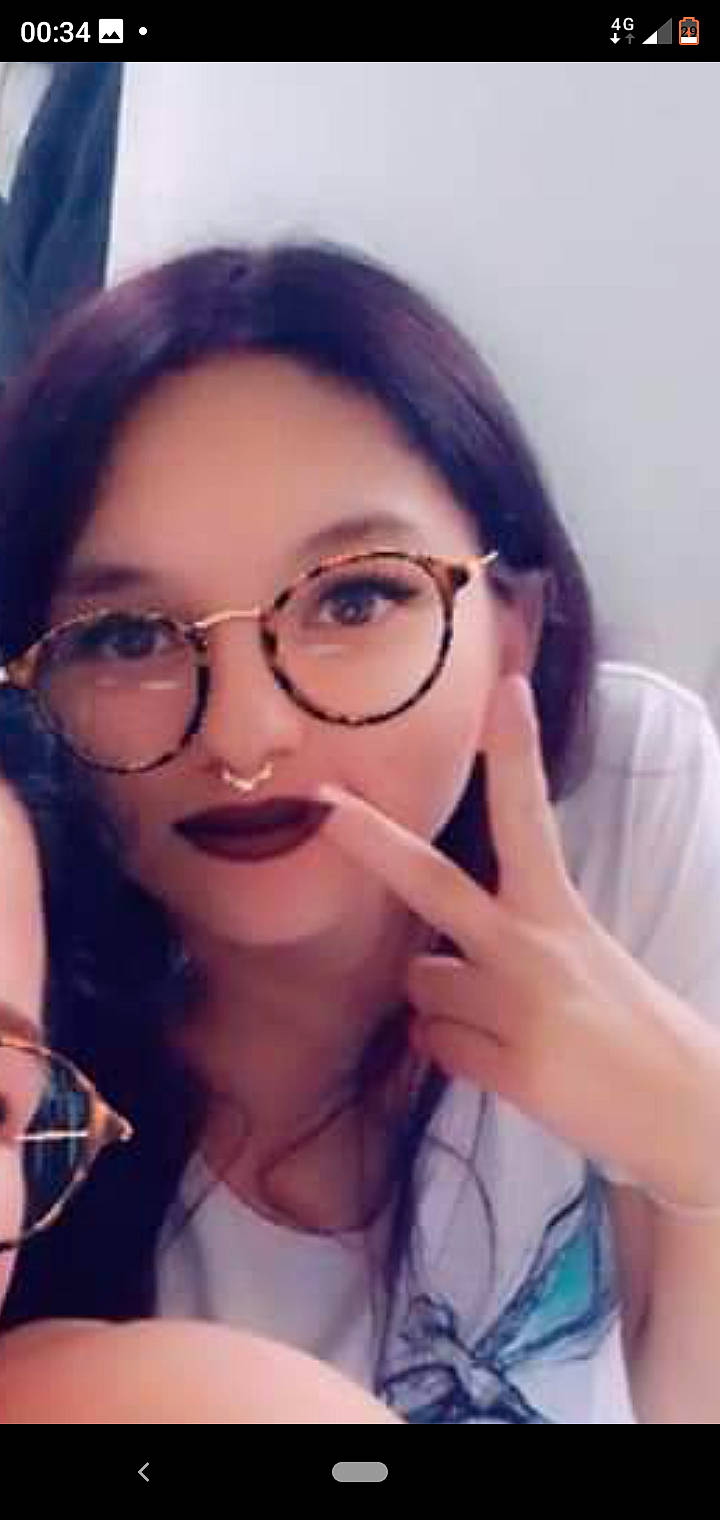 Lola participe au concours pour gagner de l'argent avec cette photo : beauty, black_hair, cheek, chin, cool, eye, eyebrow, eyewear, face, forehead, glasses, hair, hairstyle, lip, long_hair, nose, person, selfie, skin, smile