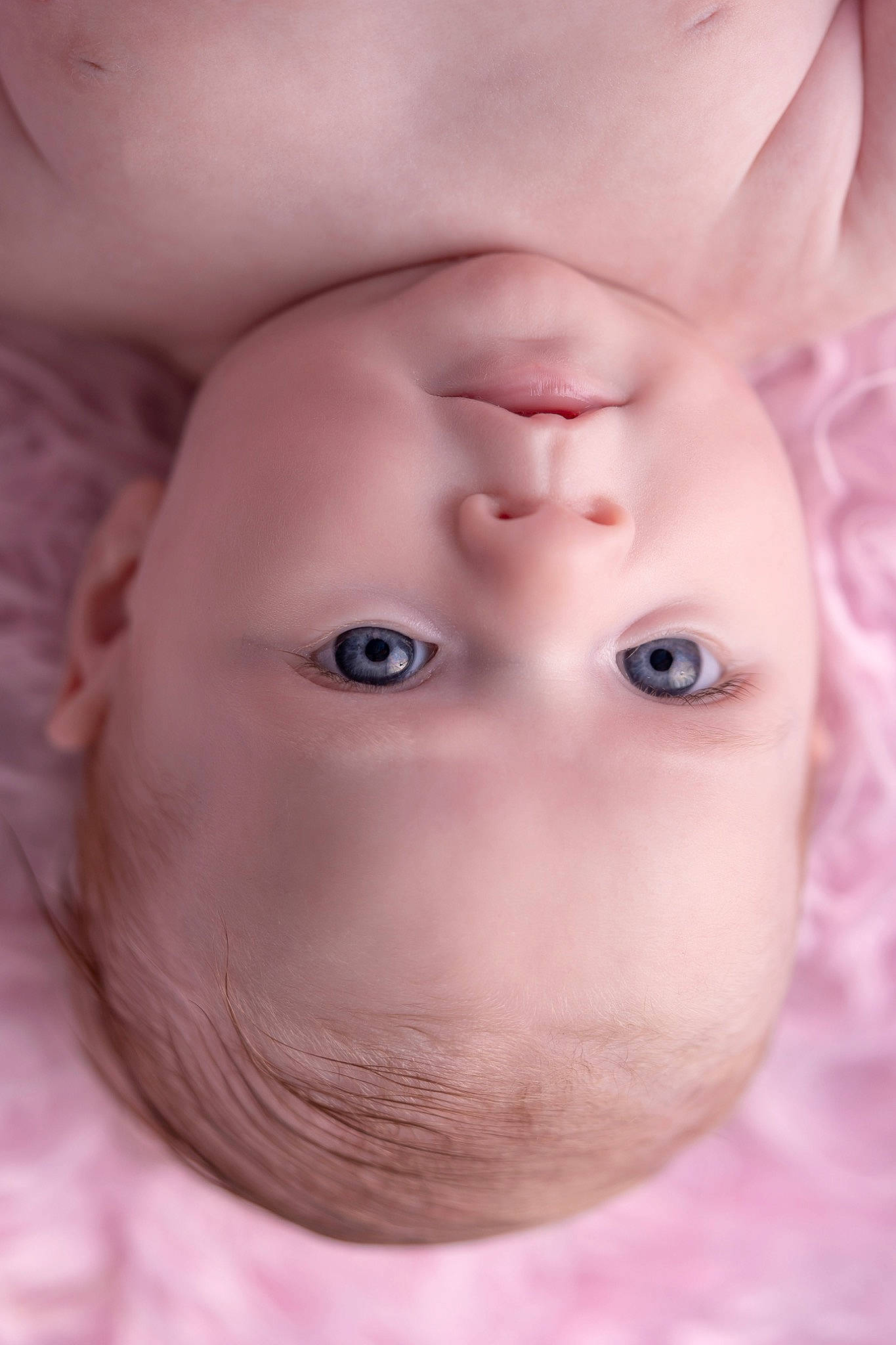 Juliana a rejoint le concours — aidez-le/la à gagner de superbes lots ! baby, cheek, close_up, eye, eyebrow, eyelash, flash_photography, forehead, happy, head, human_body, iris, jaw, lip, mouth, neck, no_expression, nose, person, pink